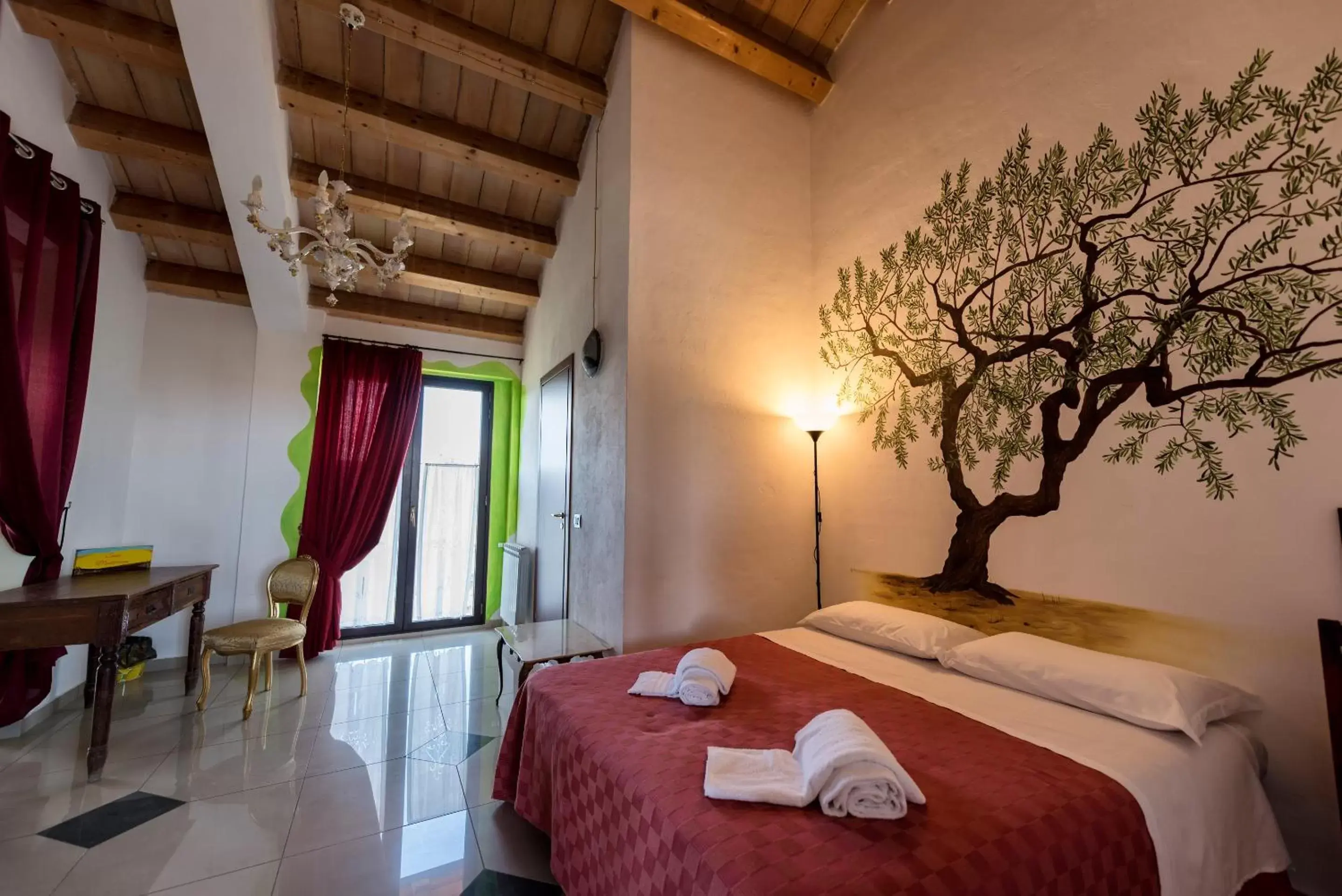 Photo of the whole room, Bed in La Casa Rossa Country House