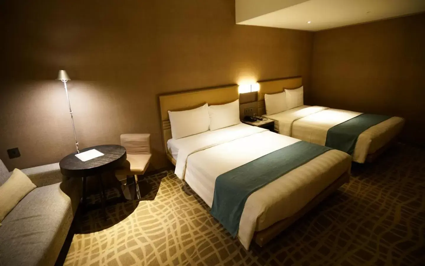 Photo of the whole room, Bed in Hotel Midtown Richardson