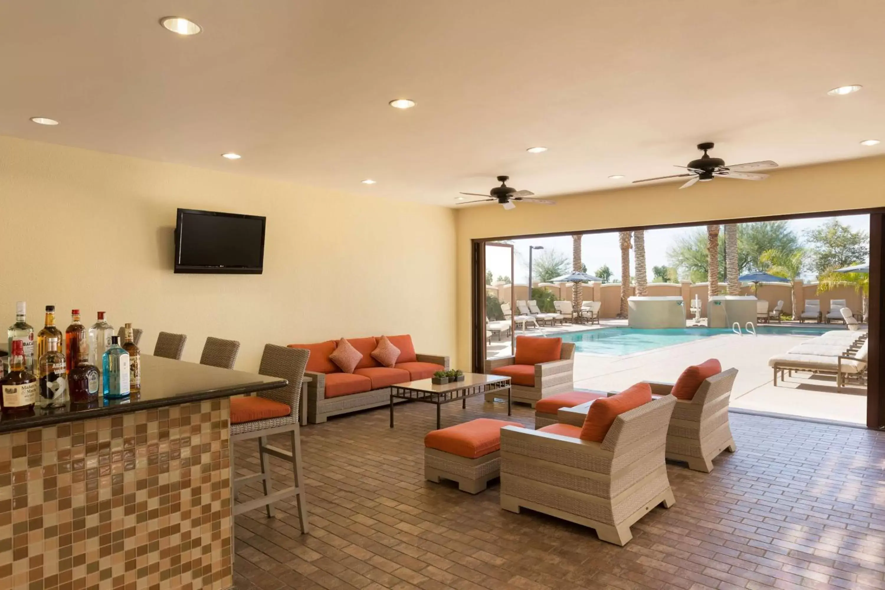 Dining area, Seating Area in Hilton Phoenix Chandler