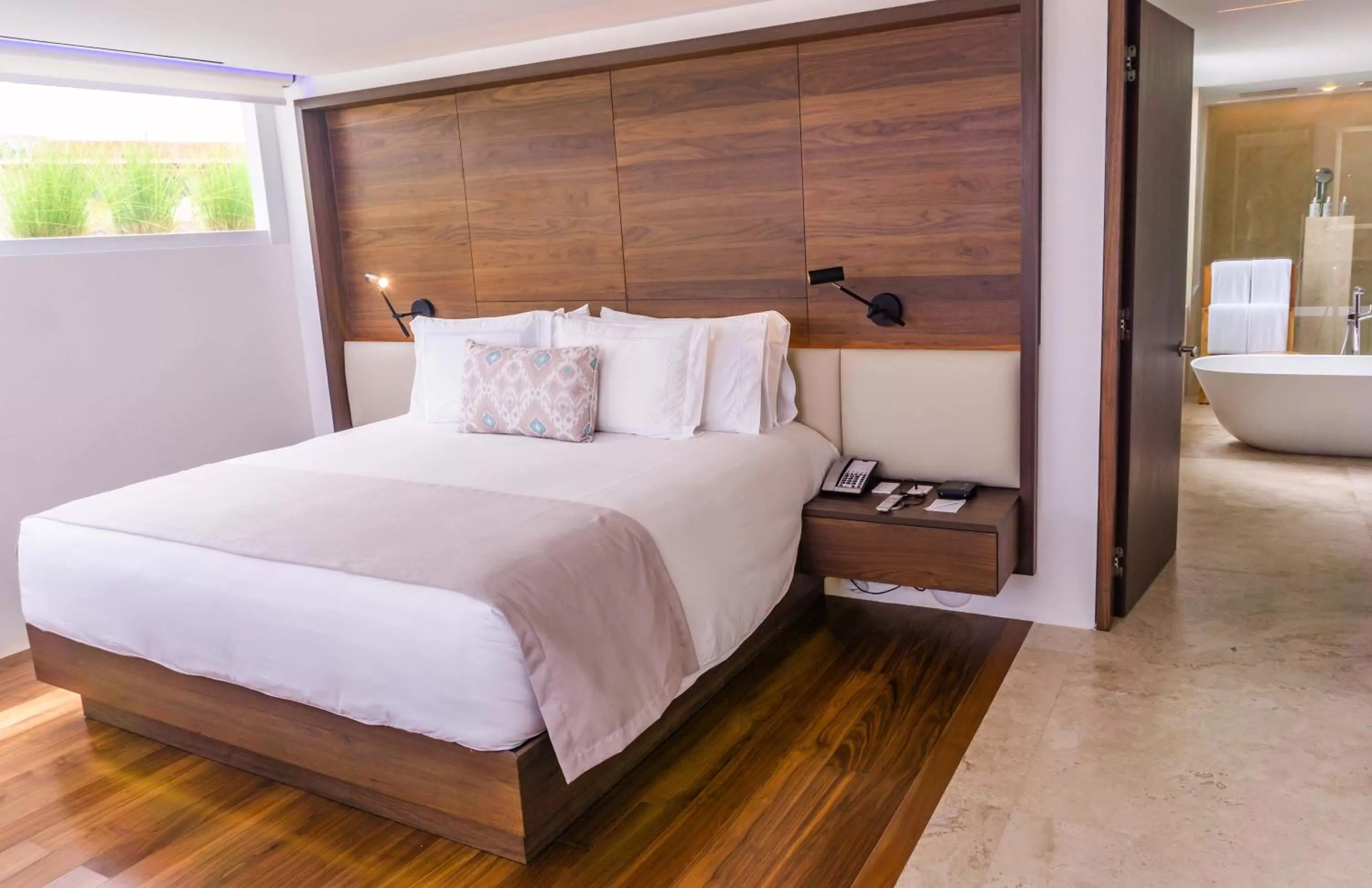 Photo of the whole room, Bed in Viceroy Los Cabos