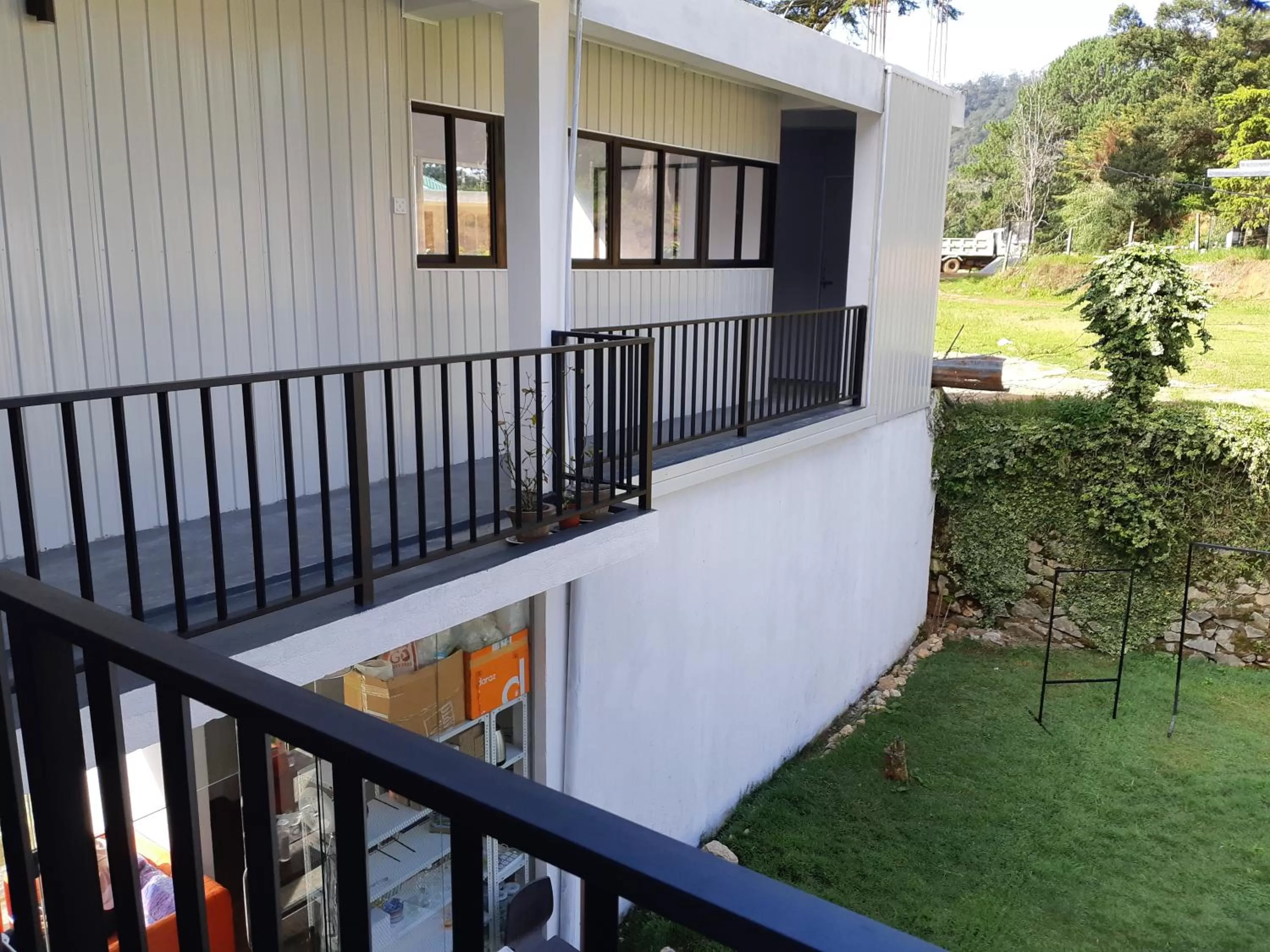 Balcony/Terrace in Siril Guesthouse Hostel