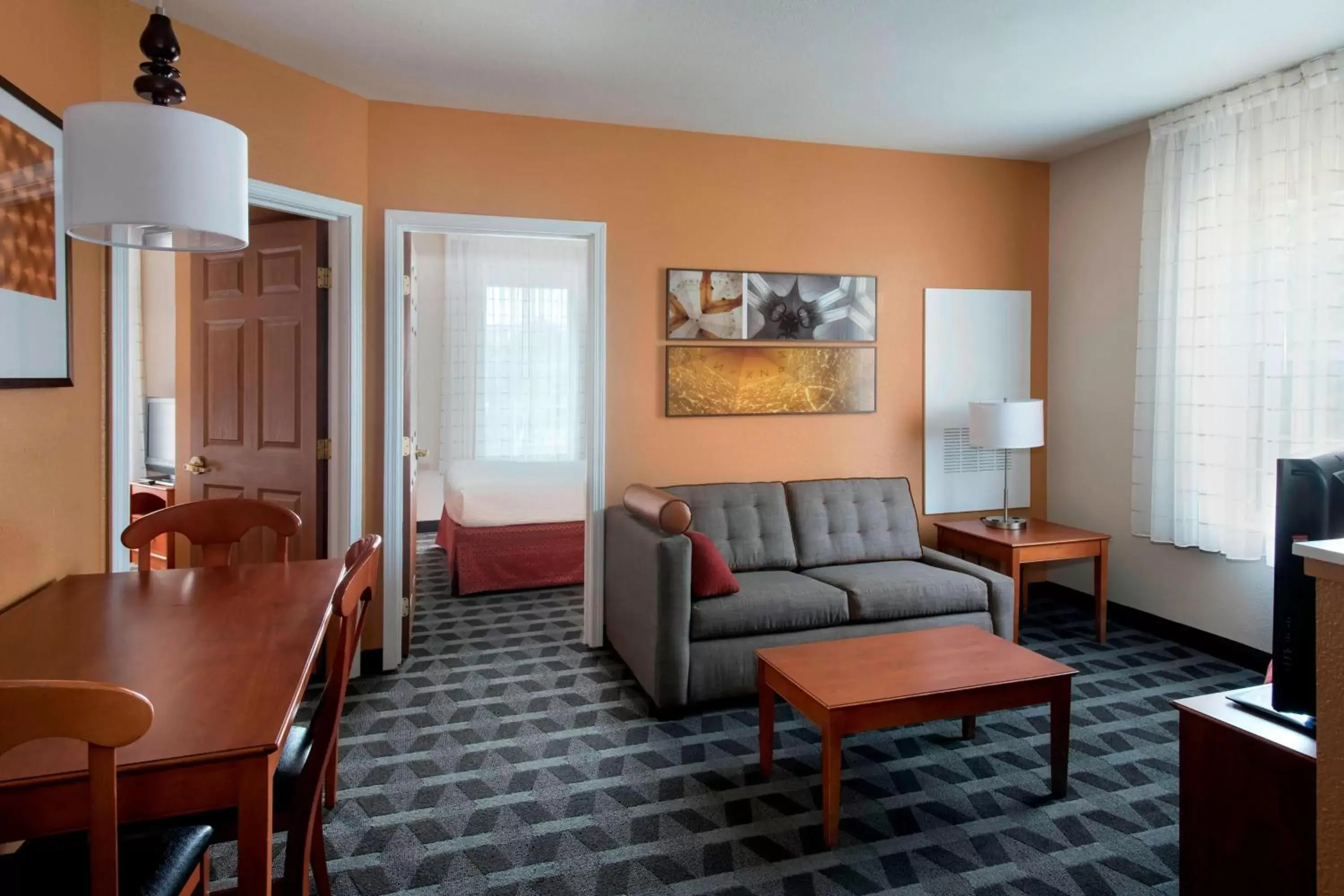 Bedroom, Seating Area in TownePlace Suites Chicago Lombard