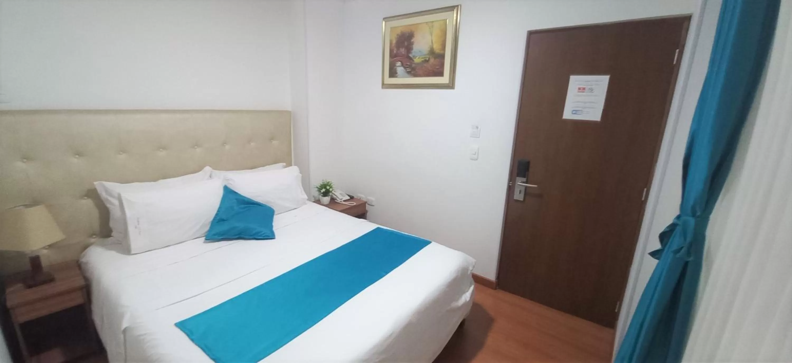 Bed in Hotel Bogota - Fontana Di Trevi by On Holidays