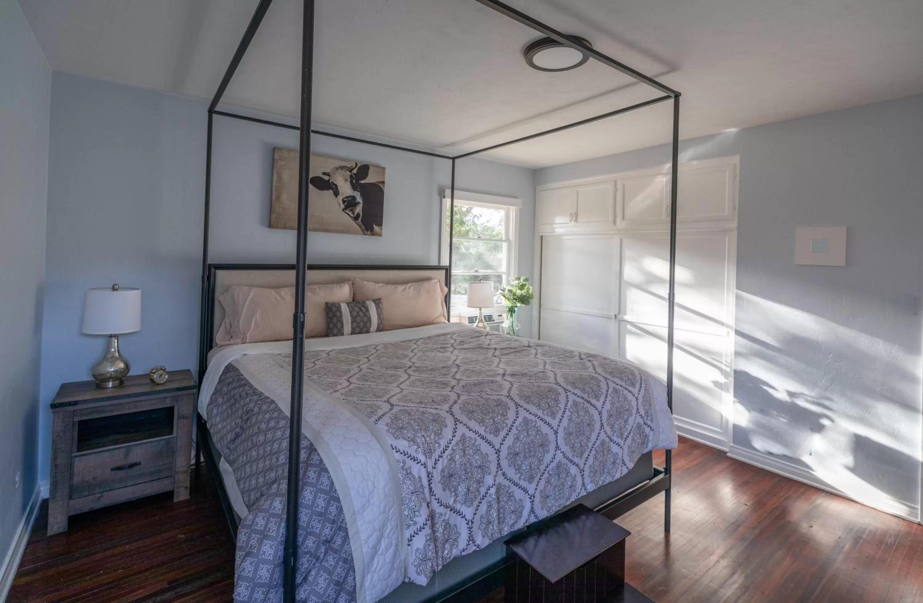 Bedroom, Bed in Apple Tree Inn