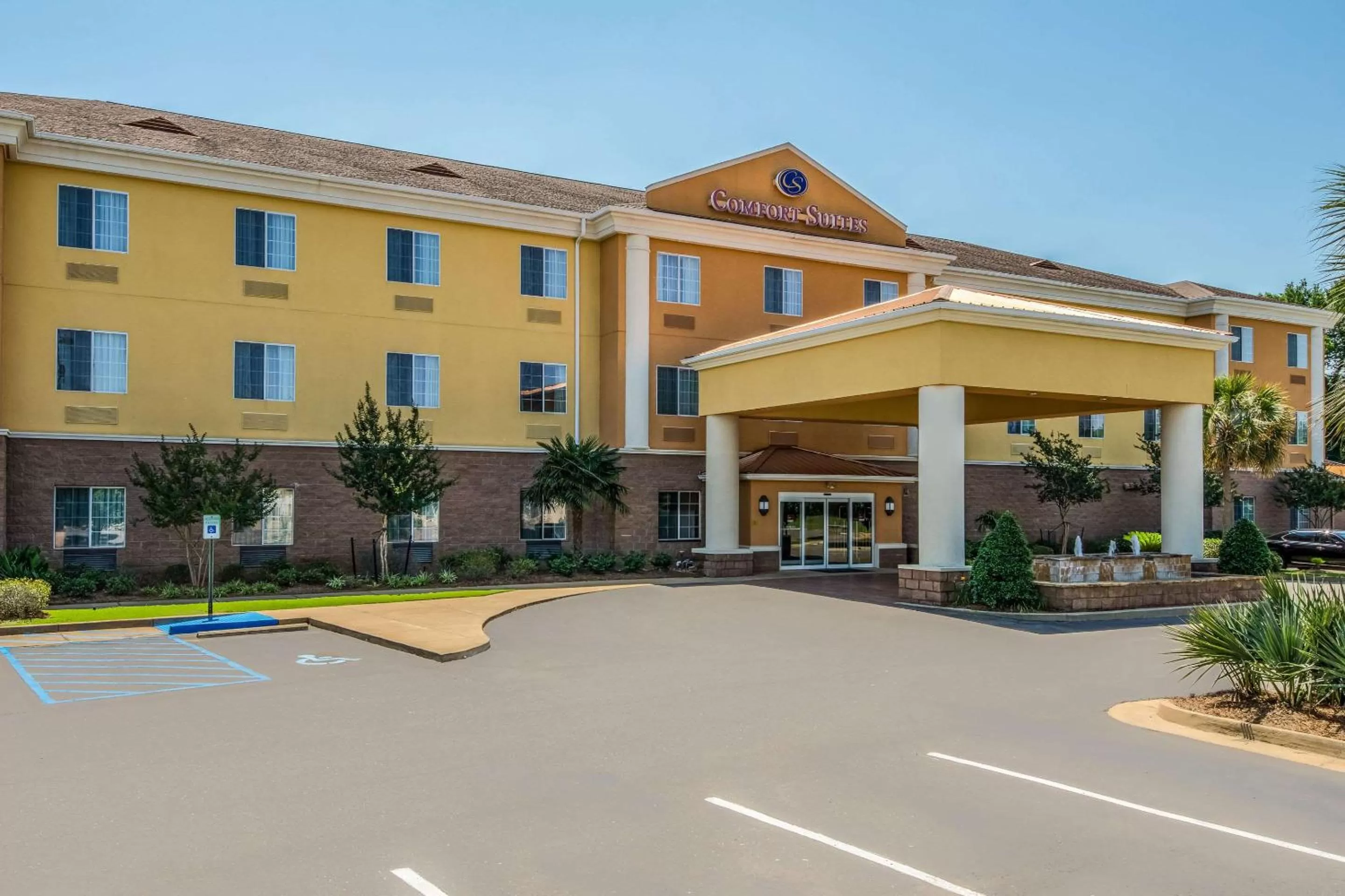 Property building in Comfort Suites Alexandria North