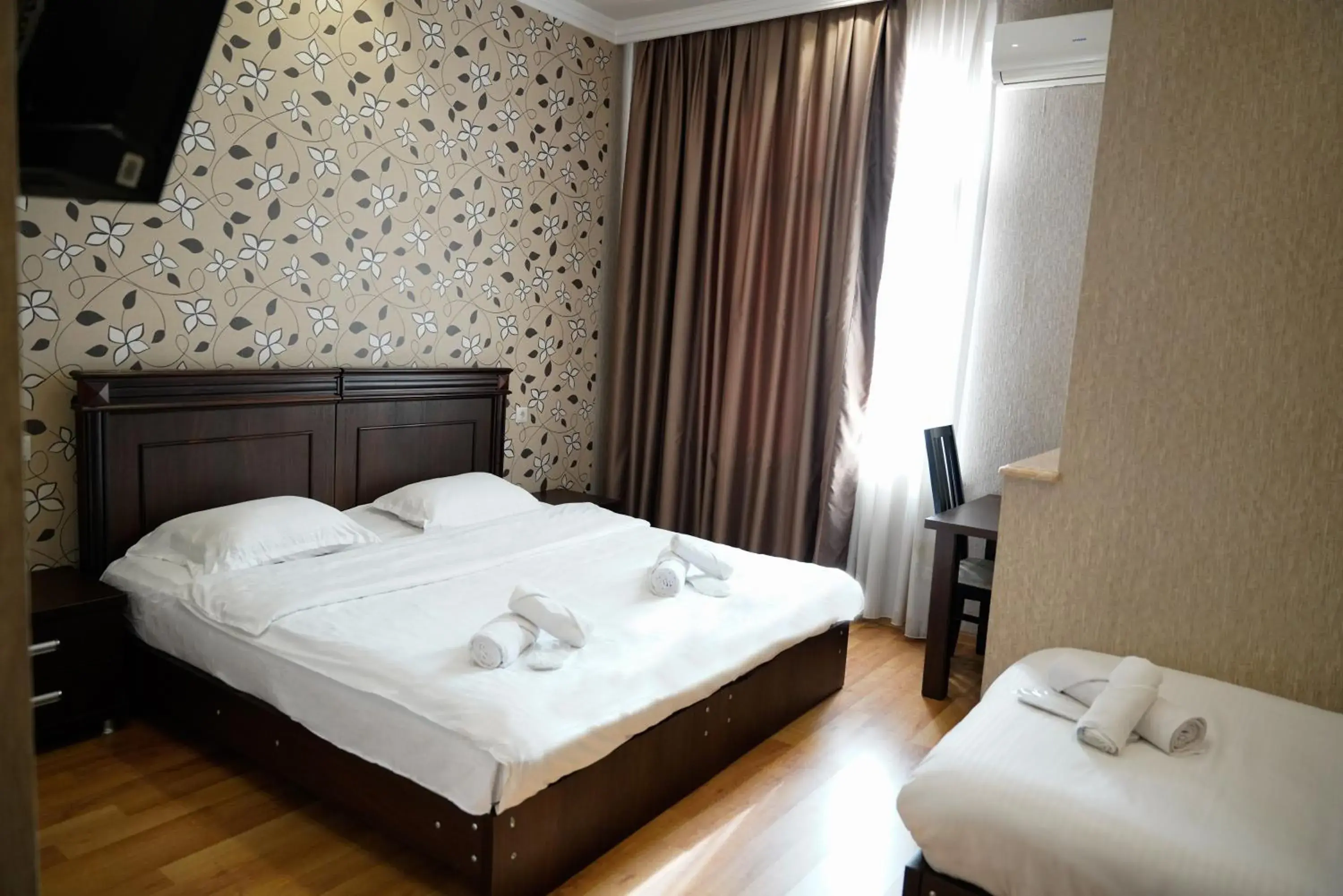 Standard Family Room in Hotel Monopoli Kutaisi Standard Family Room in Hotel Monopoli Kutaisi