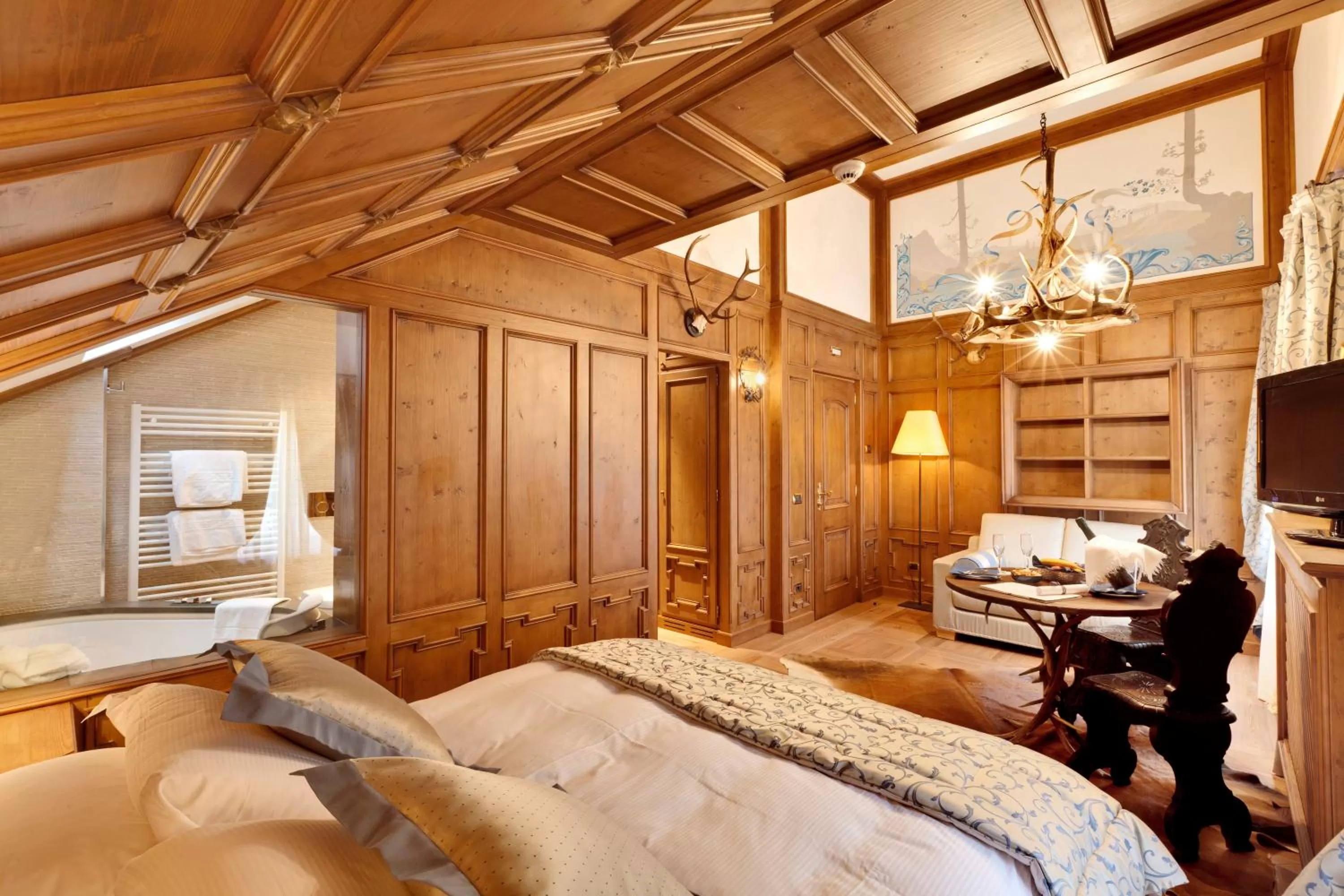 Photo of the whole room, Bed in Ambra Cortina Luxury&Fashion Hotel