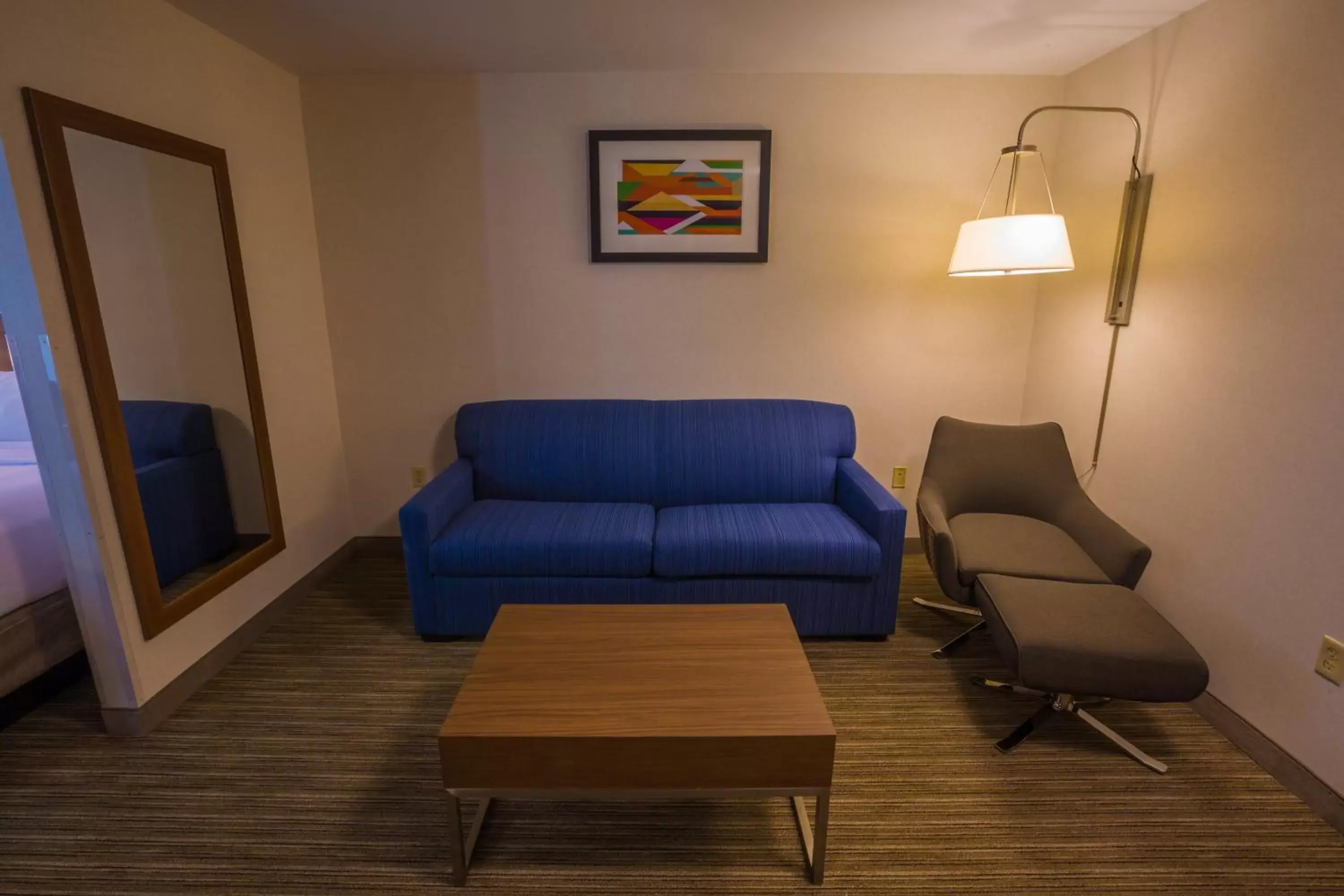 Living room, Seating Area in Holiday Inn Express Hotel & Suites Pasco-TriCities, an IHG Hotel