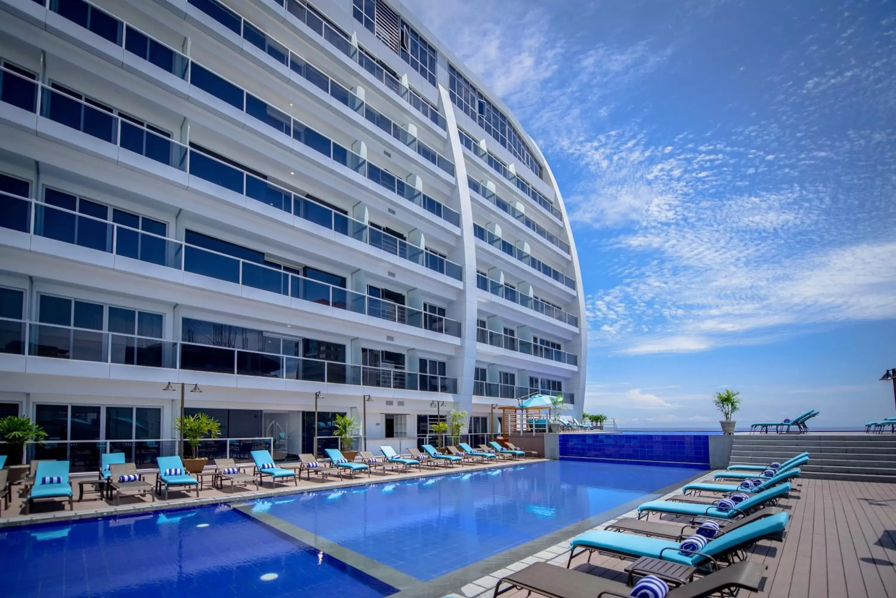 Property building in Wyndham Manta Sail Plaza Hotel and Convention Center Property building in Wyndham Manta Sail Plaza Hotel and Convention Center