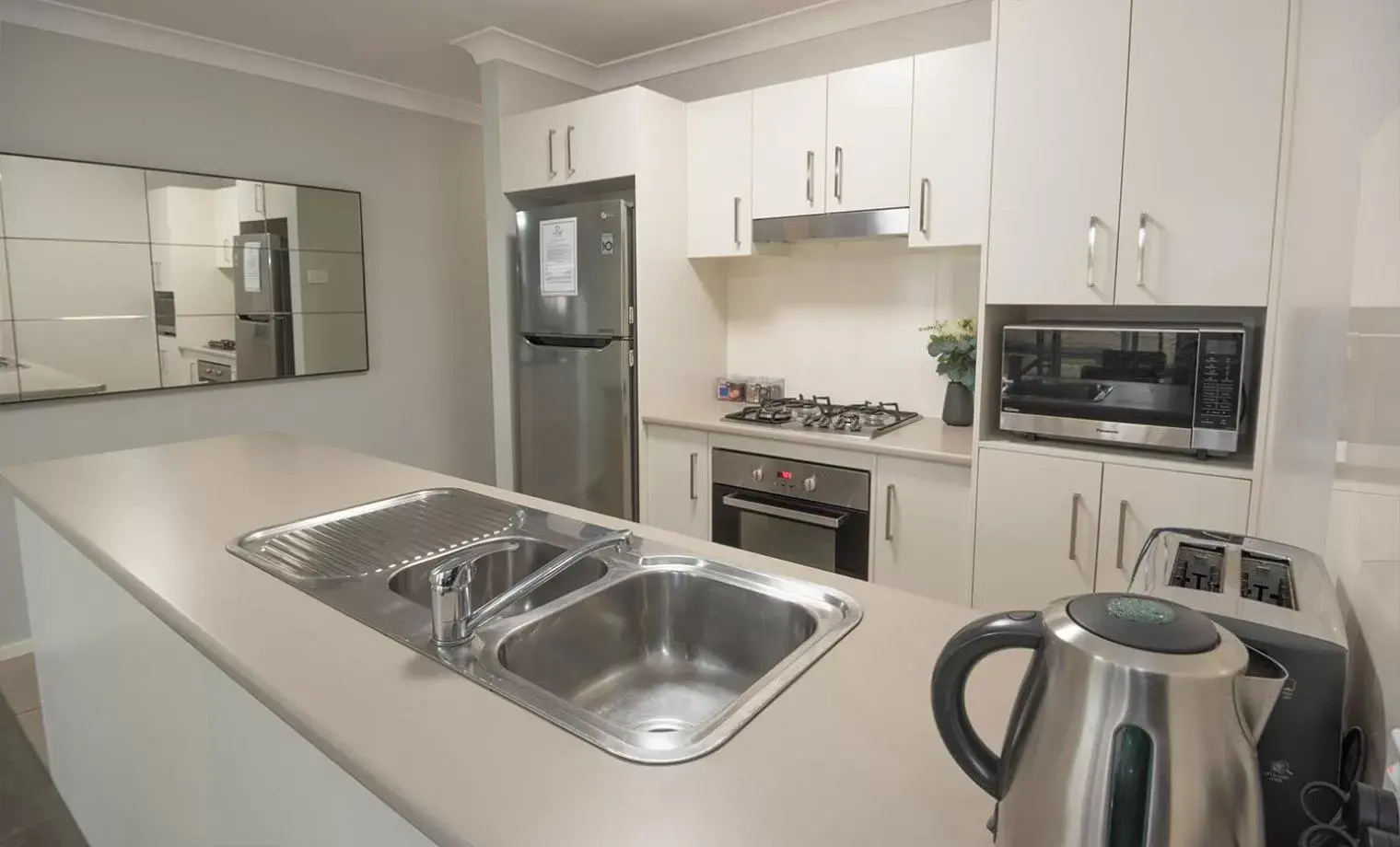 Kitchen/Kitchenette in Cardiff Executive Apartments