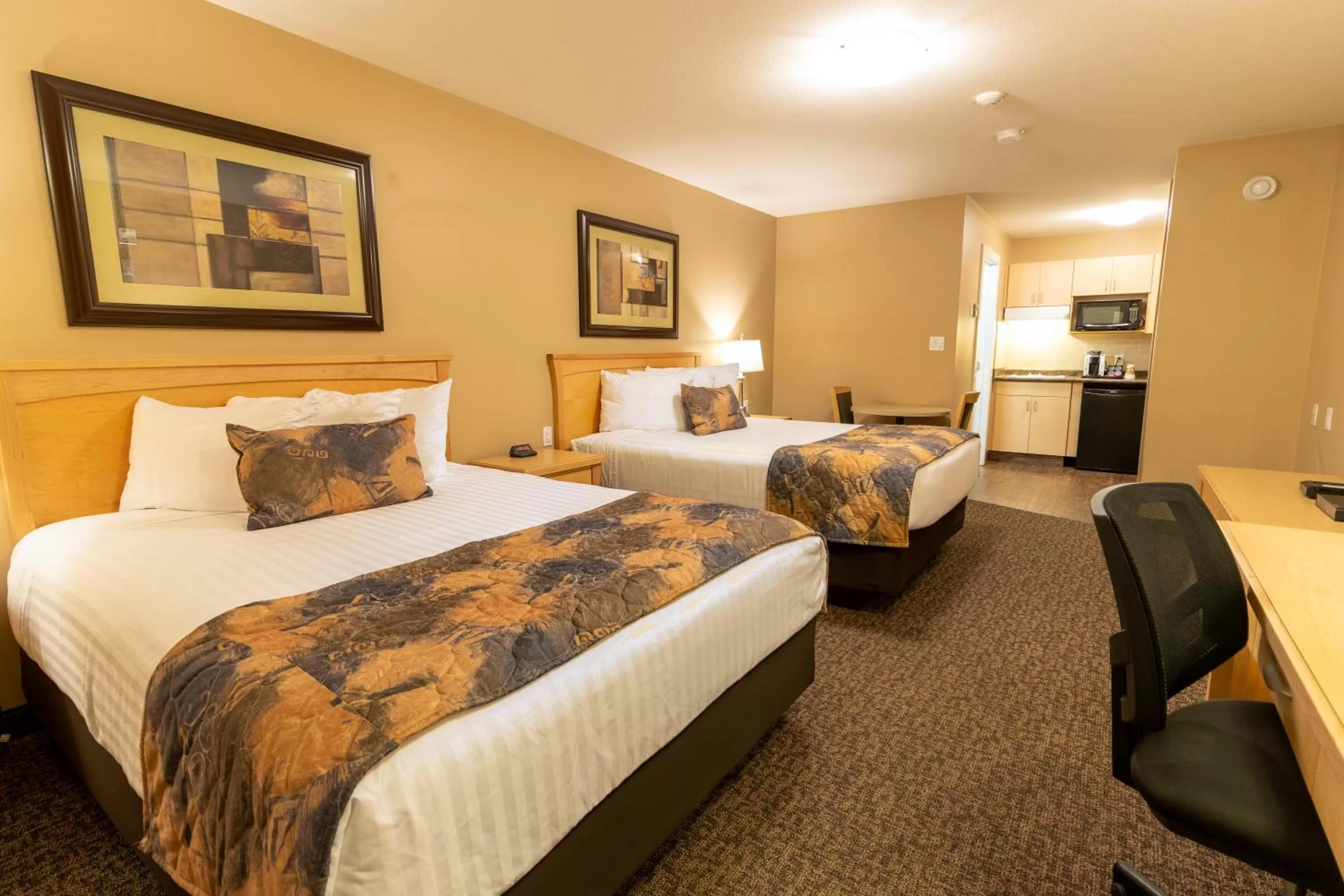 Bed in BCMInns - Fort McMurray - Rusty&#x27;s