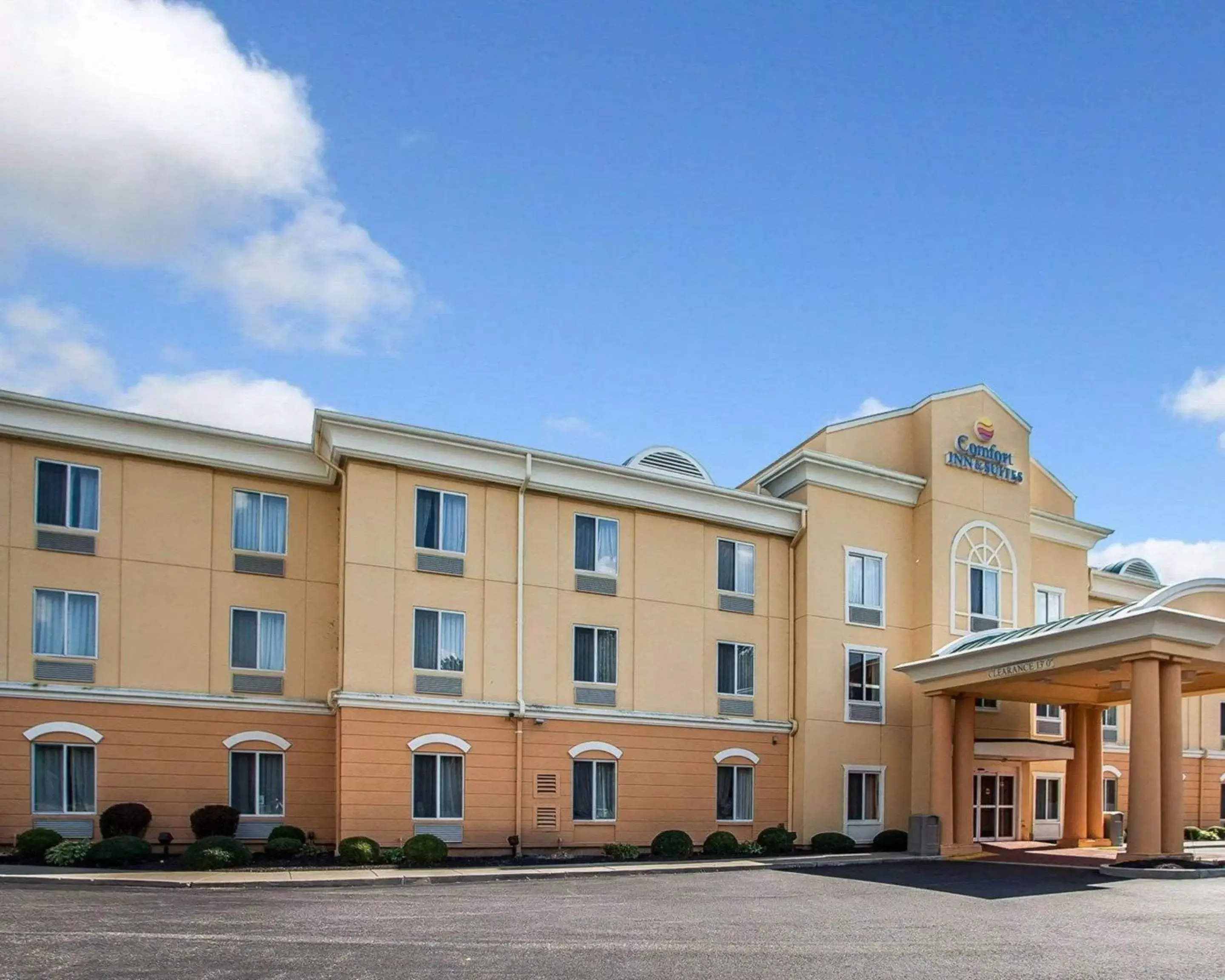 Property Building in Comfort Inn & Suites Carneys Point