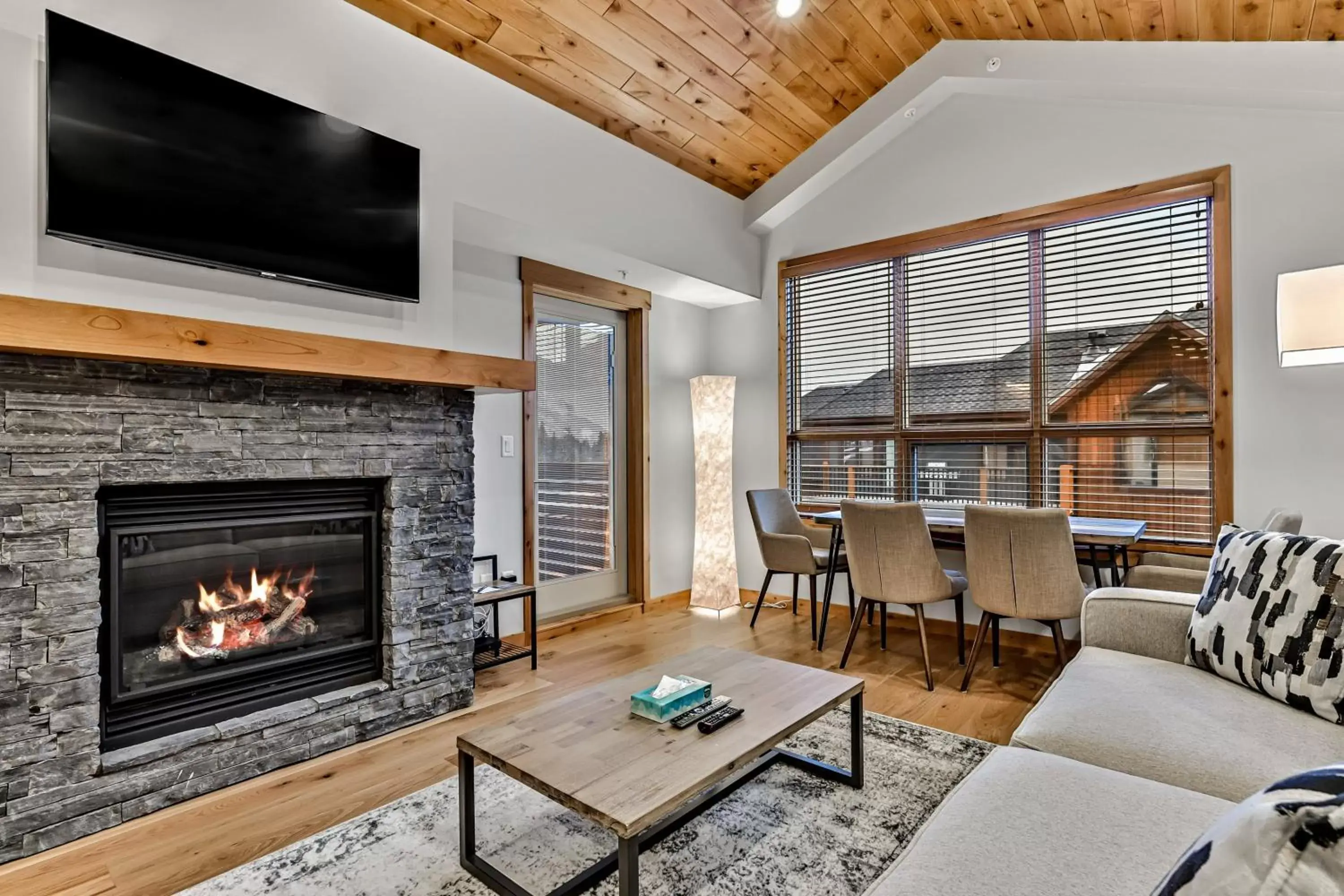 Living room, Seating Area in Tamarack Lodge by Spring Creek Vacations