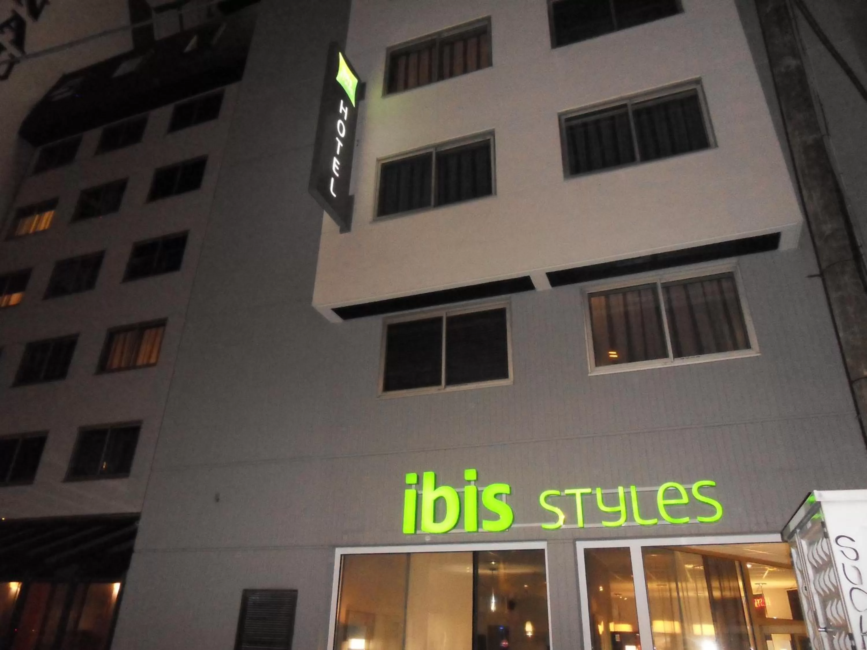 Facade/entrance in ibis Styles Grenoble Centre Gare