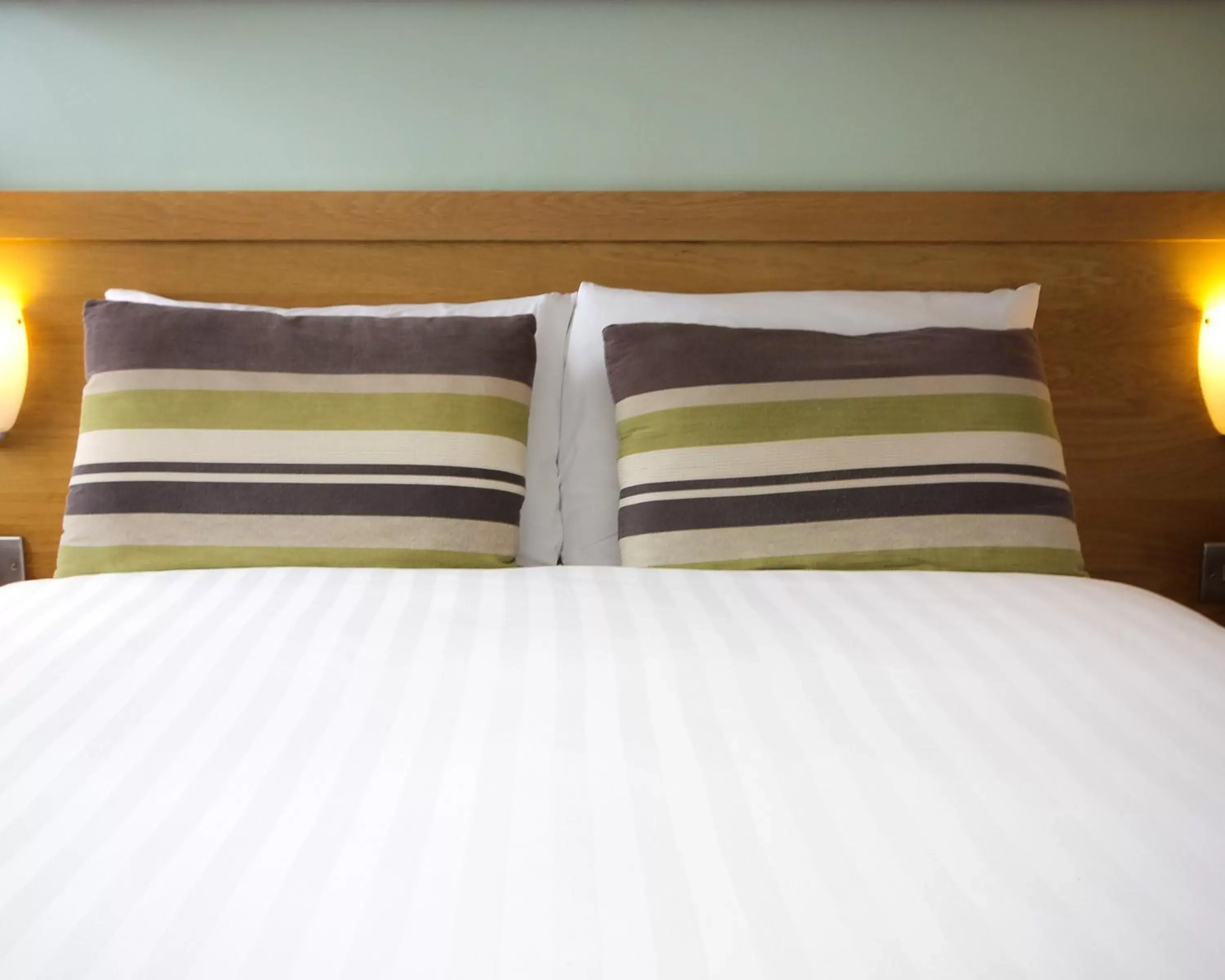 Bed in The Dolby Hotel Liverpool - Free city centre parking