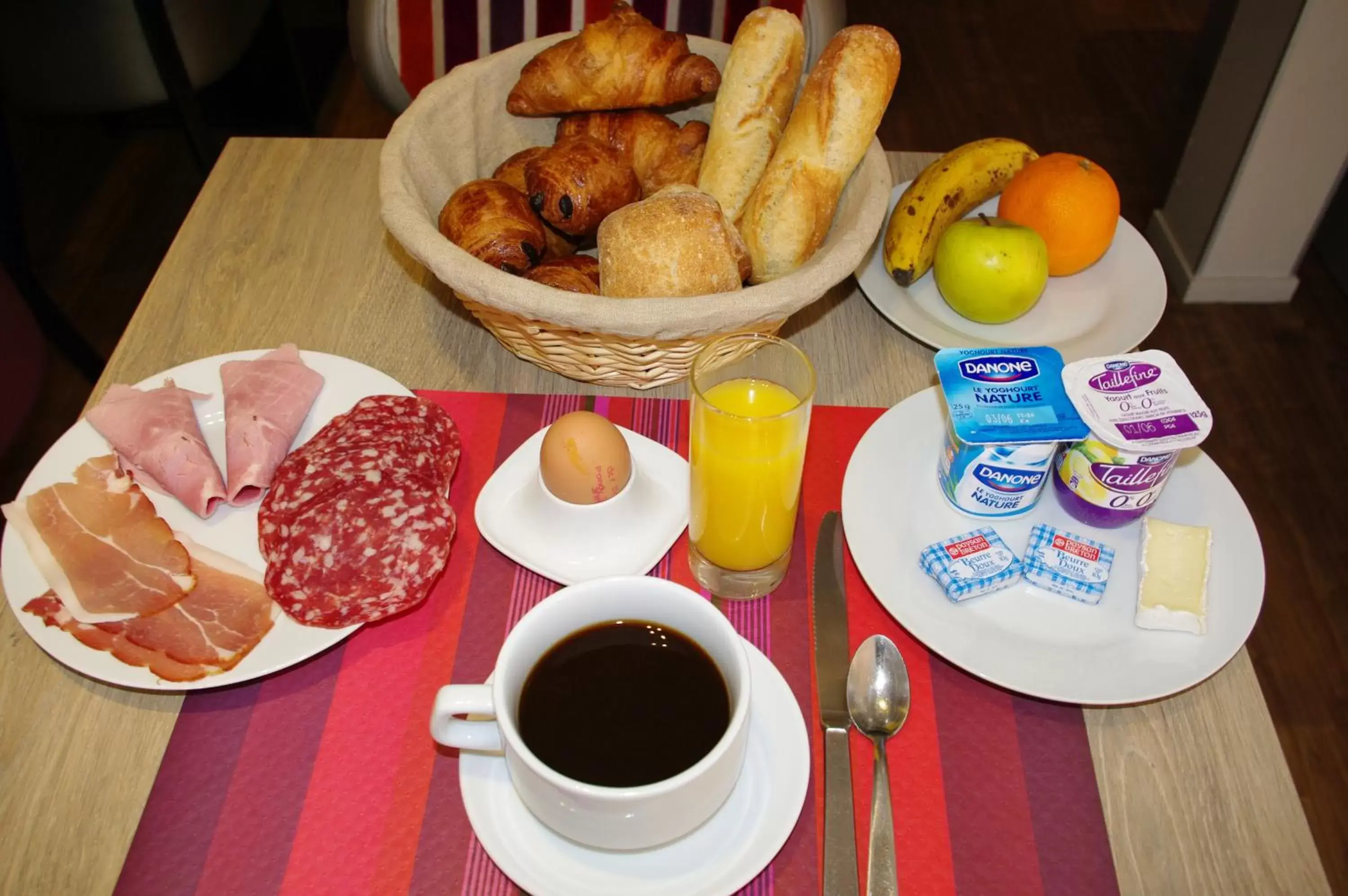 Food, Breakfast in Hotel de la Gare Troyes Centre