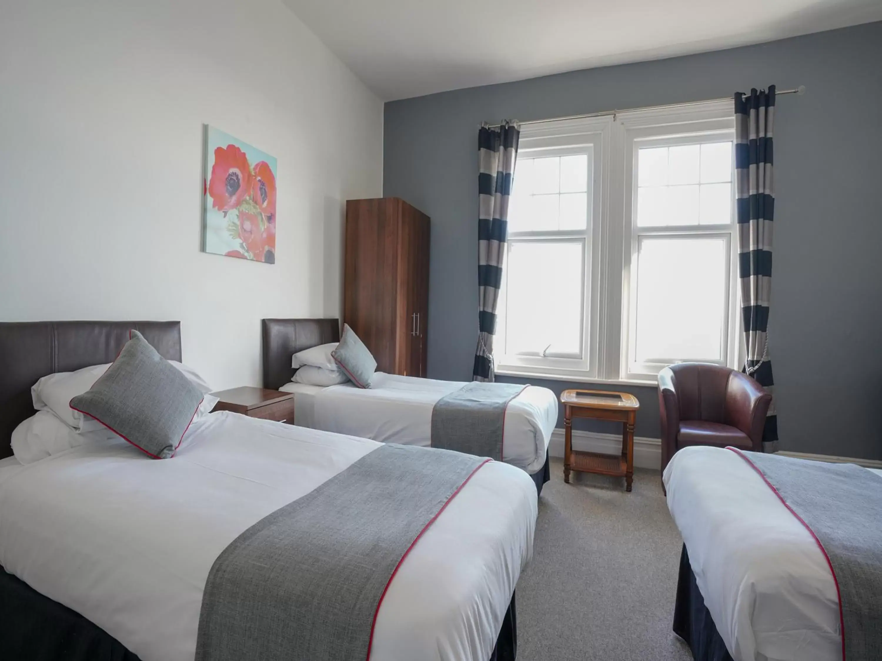 Superior Triple Room with Sea View in OYO Shanklin Beach Hotel