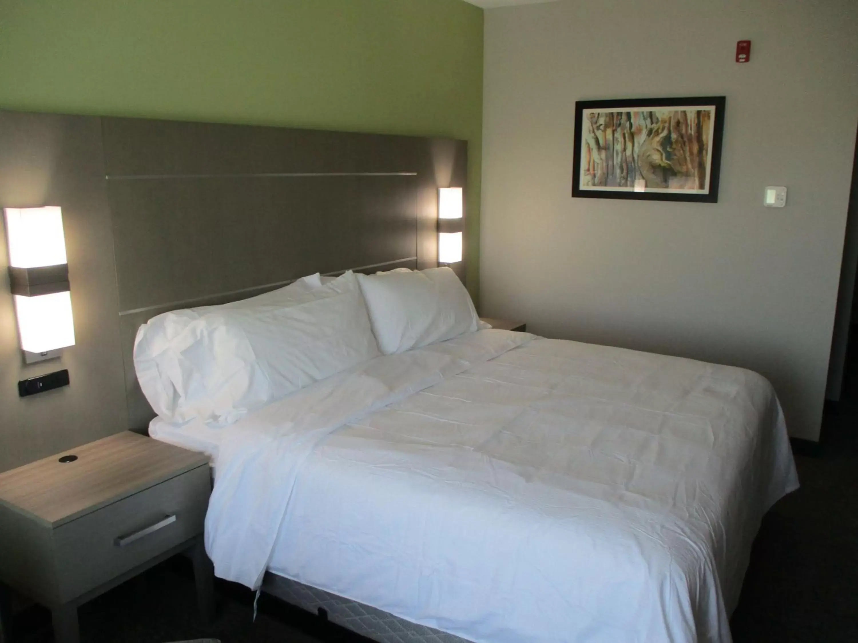 Photo of the whole room, Bed in La Quinta Inn & Suites by Wyndham Jackson-Cape Girardeau