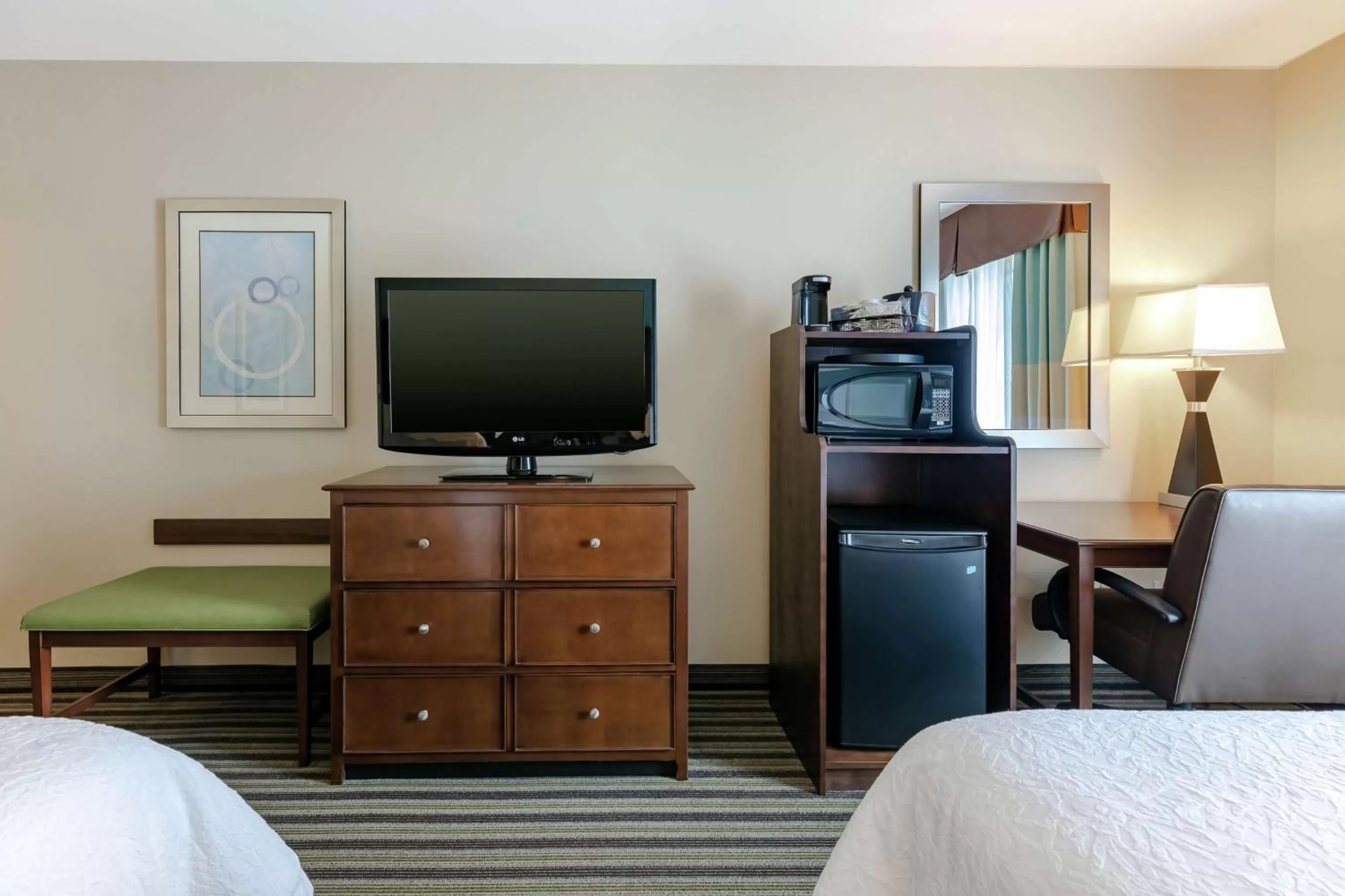 Bedroom, Bed in Hampton Inn and Suites Adairsville/Calhoun Area