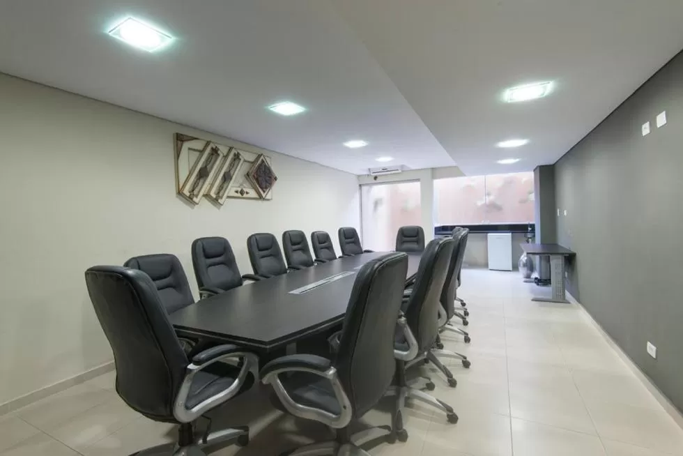 Business facilities in Monte Serrat Hotel