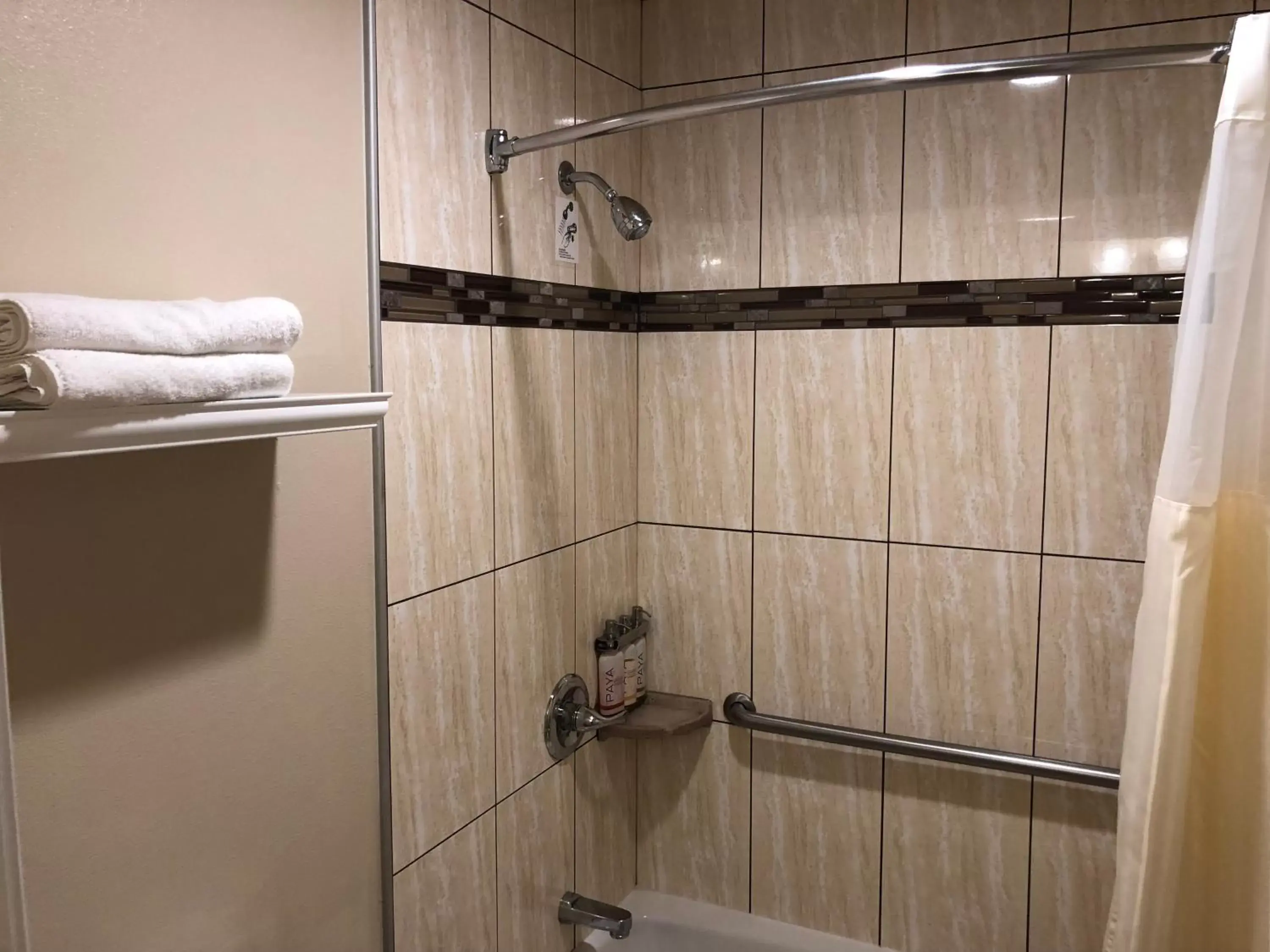 Bathroom in El Castell Motel