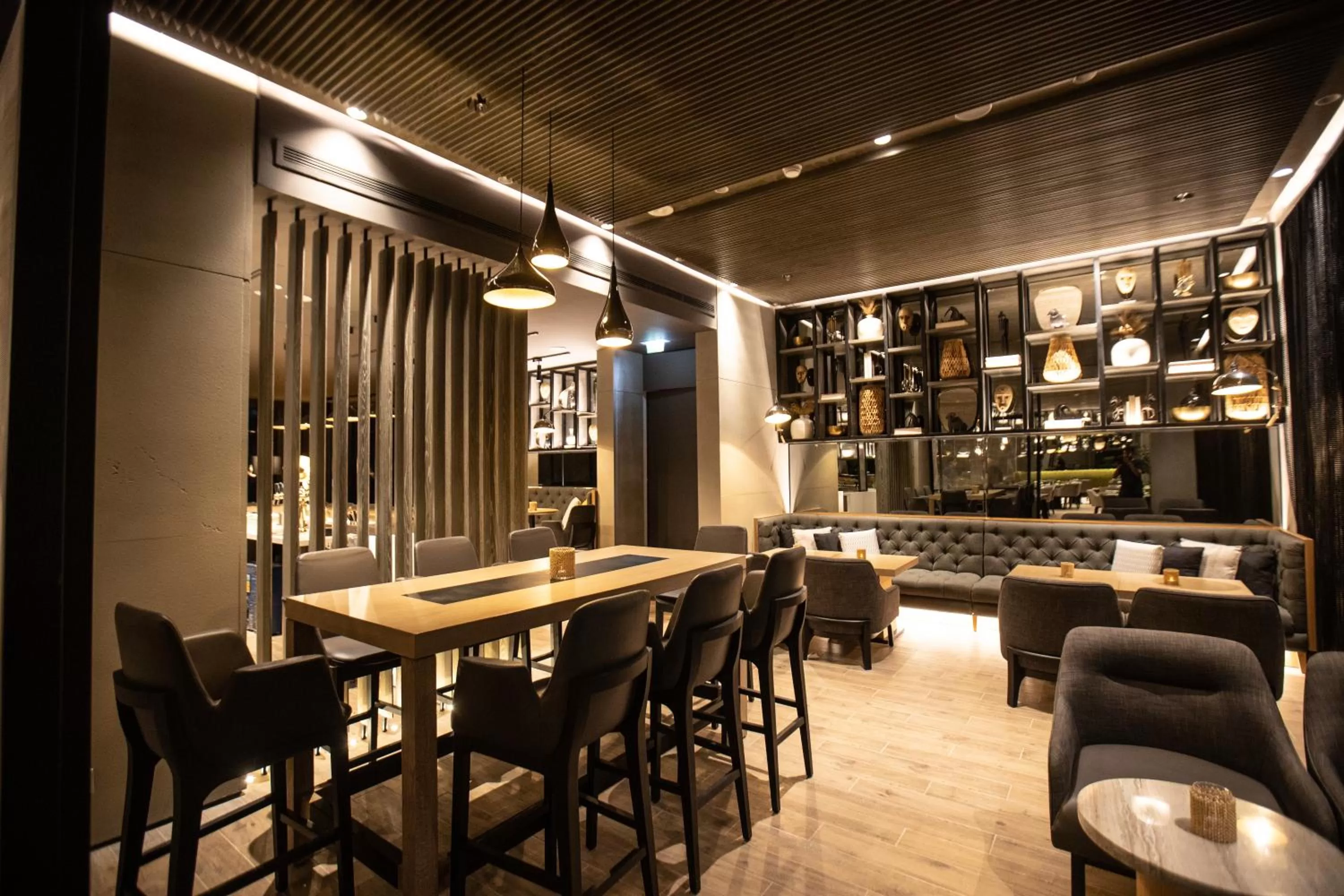 Lounge or bar in Centro Mada Amman by Rotana