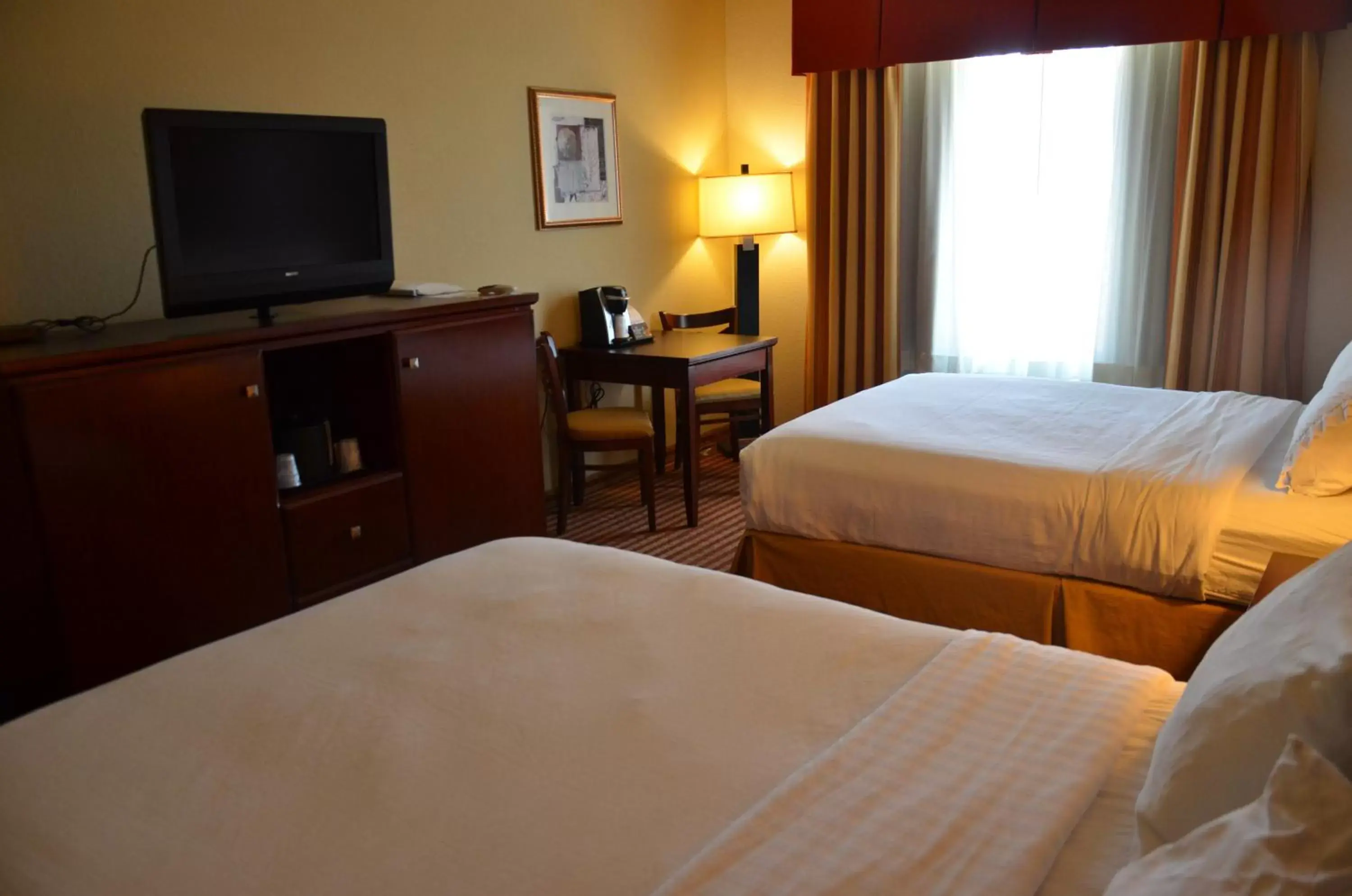 Photo of the whole room, Bed in Holiday Inn Express Hotel & Suites Amarillo South, an IHG Hotel