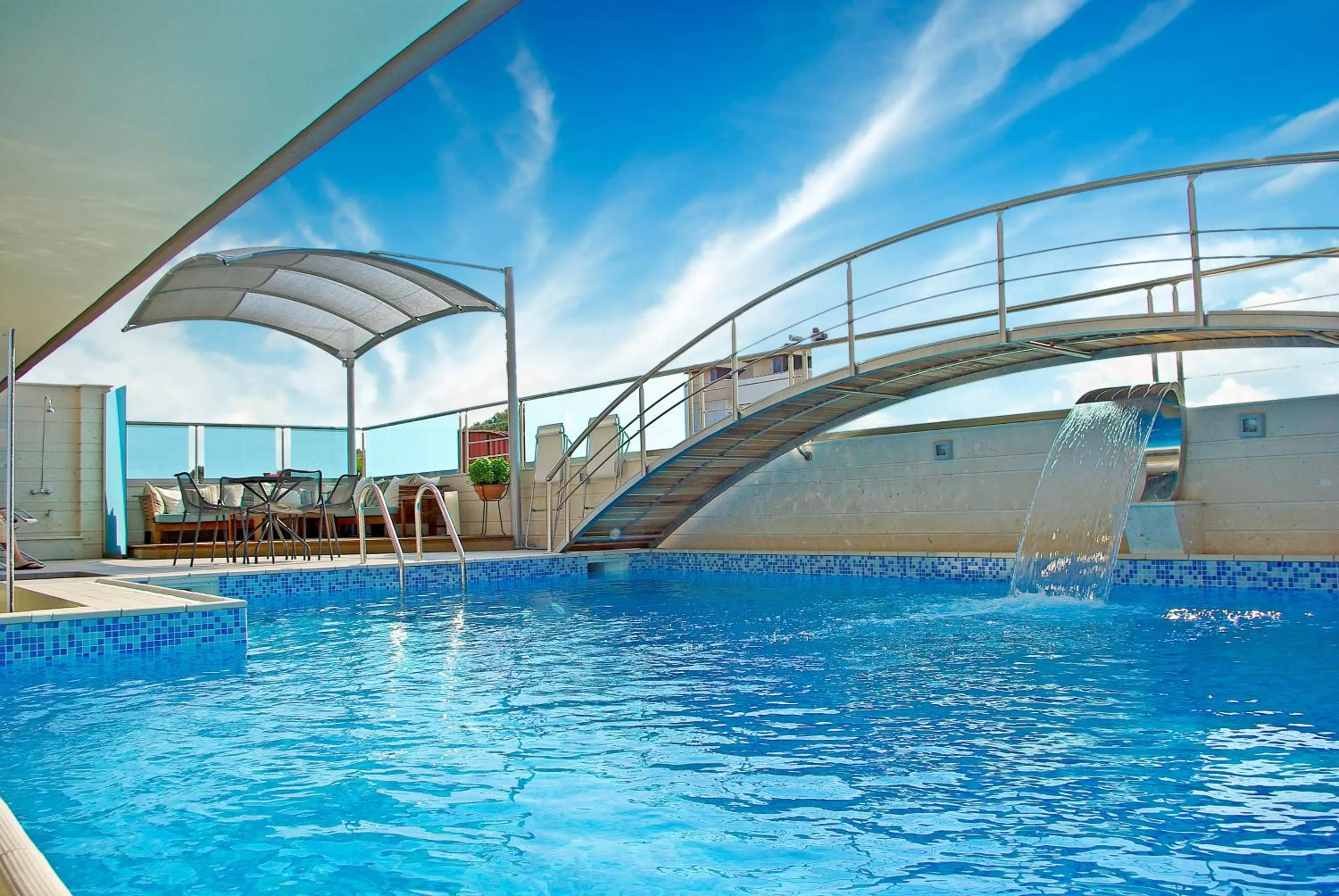 Swimming pool in Principal New Leisure Hotel