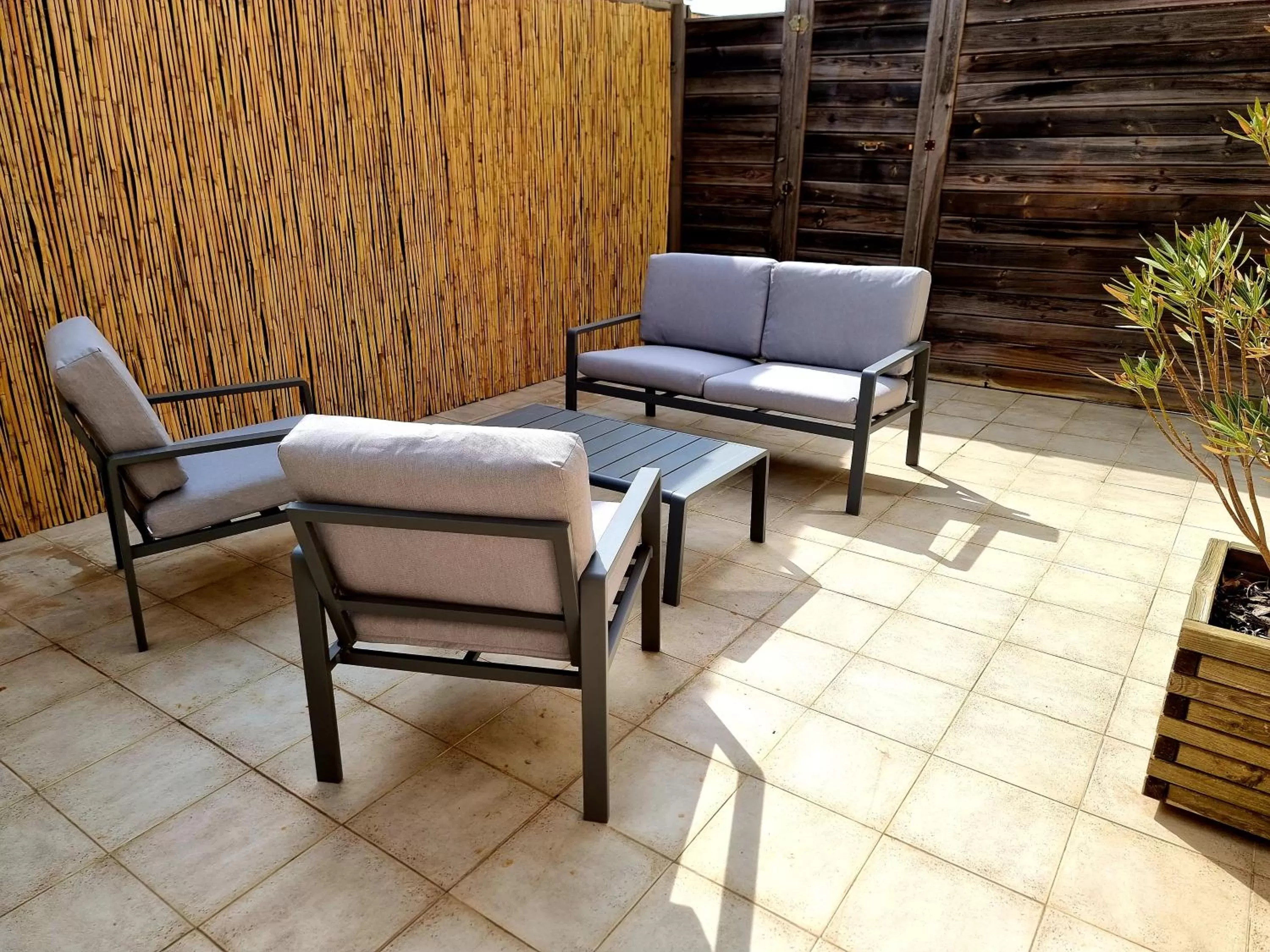 Balcony/Terrace, Seating Area in Castillon Des Baux