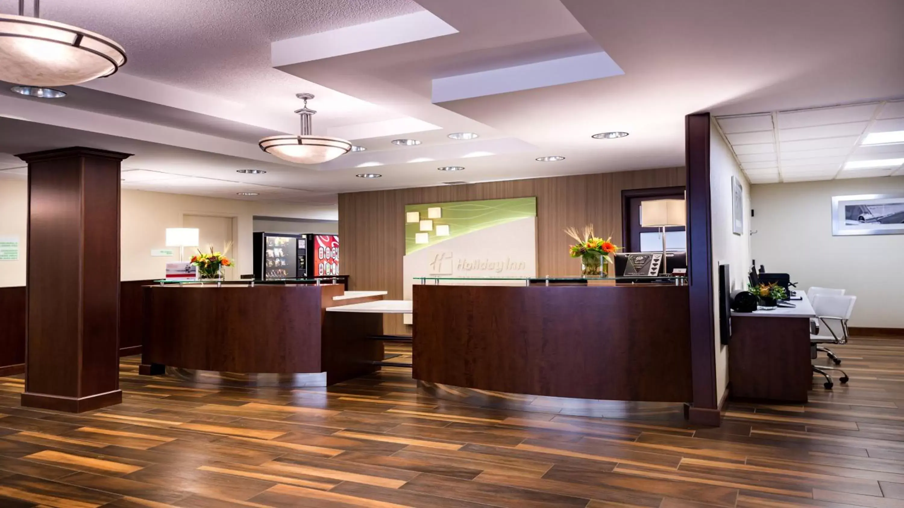 Property building, Lobby/Reception in Holiday Inn Hotel & Suites Warren, an IHG Hotel