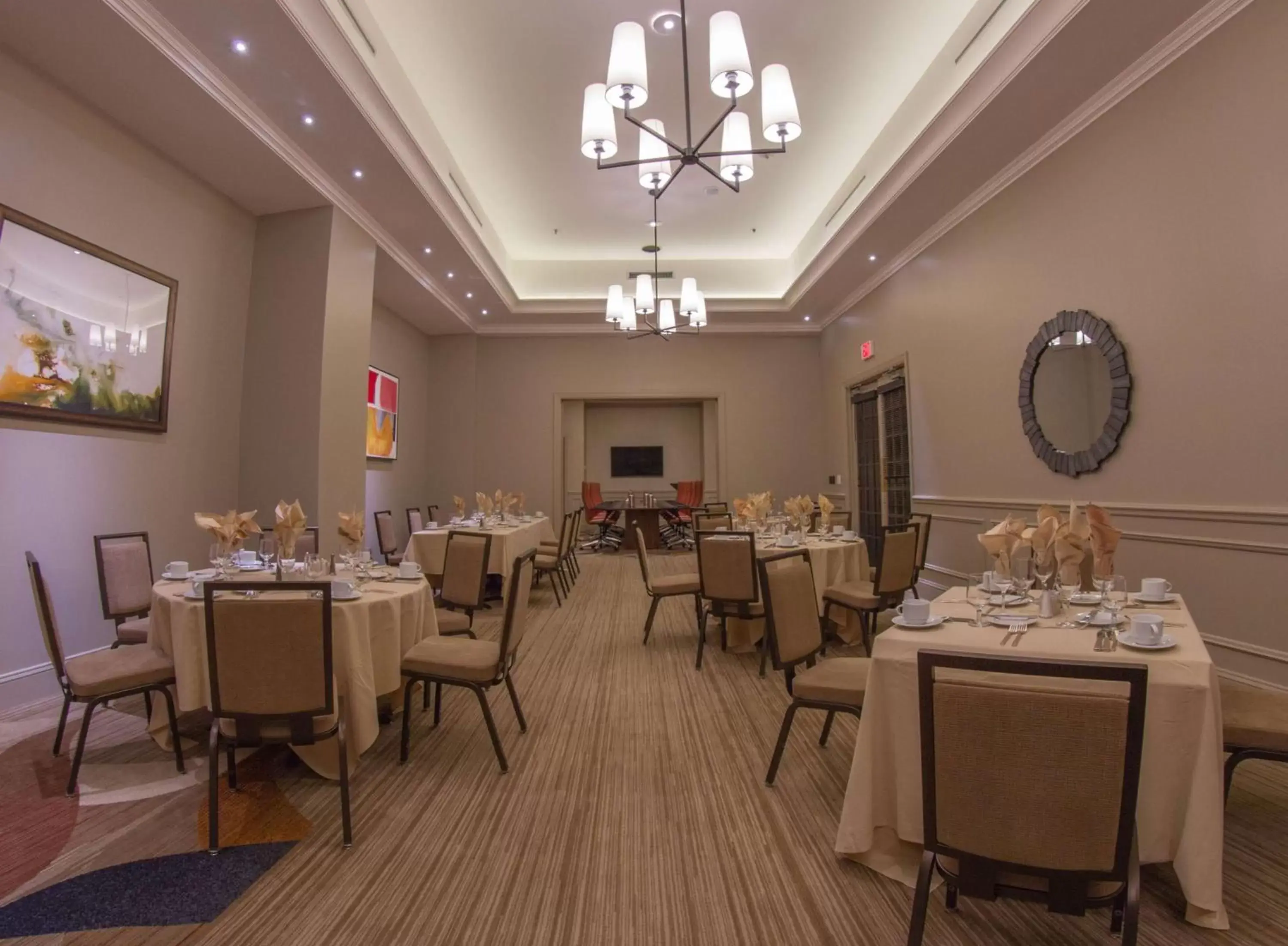Meeting/conference room, Restaurant/Places to Eat in Hilton Harrisburg near Hershey Park