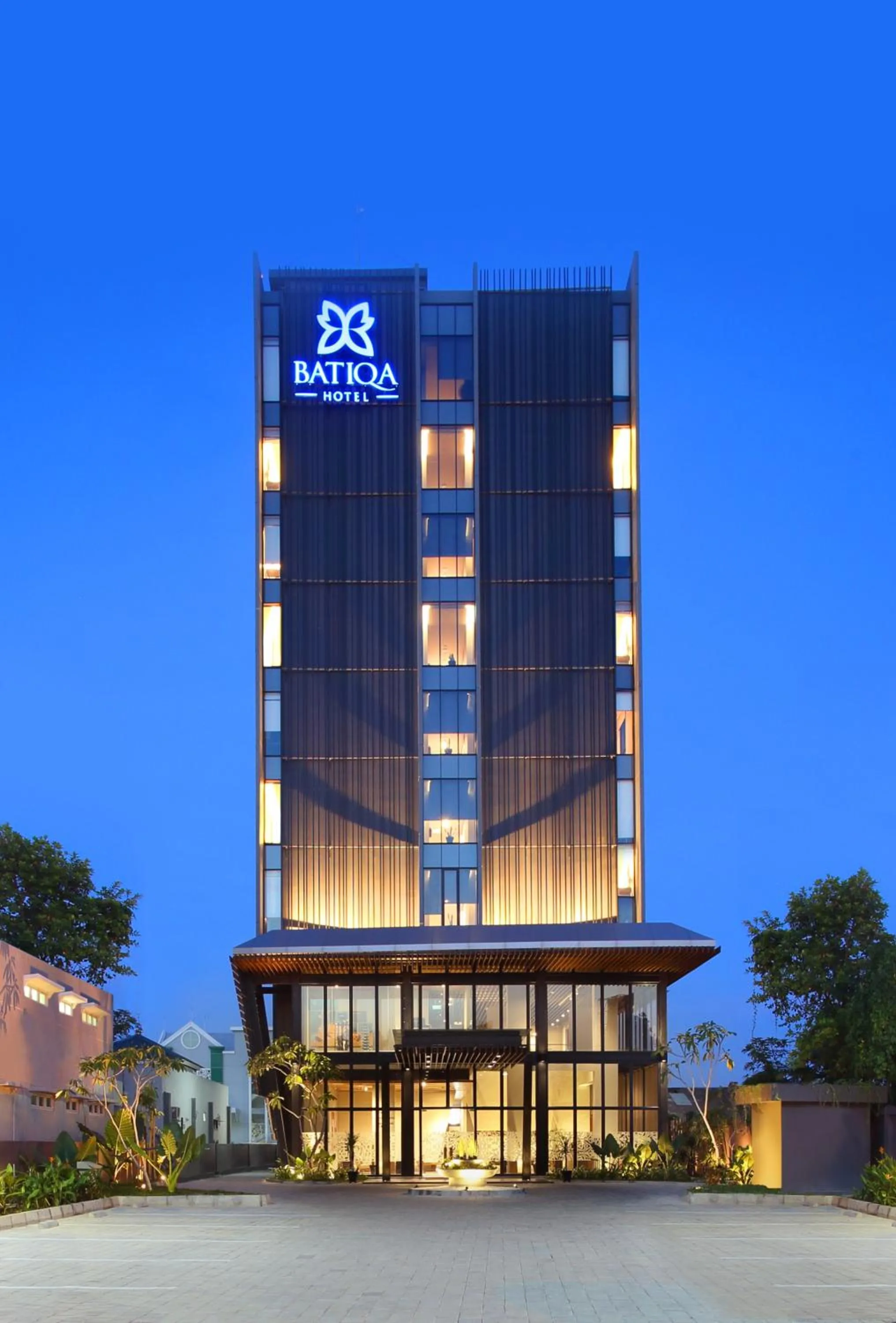 Facade/entrance in BATIQA Hotel Pekanbaru