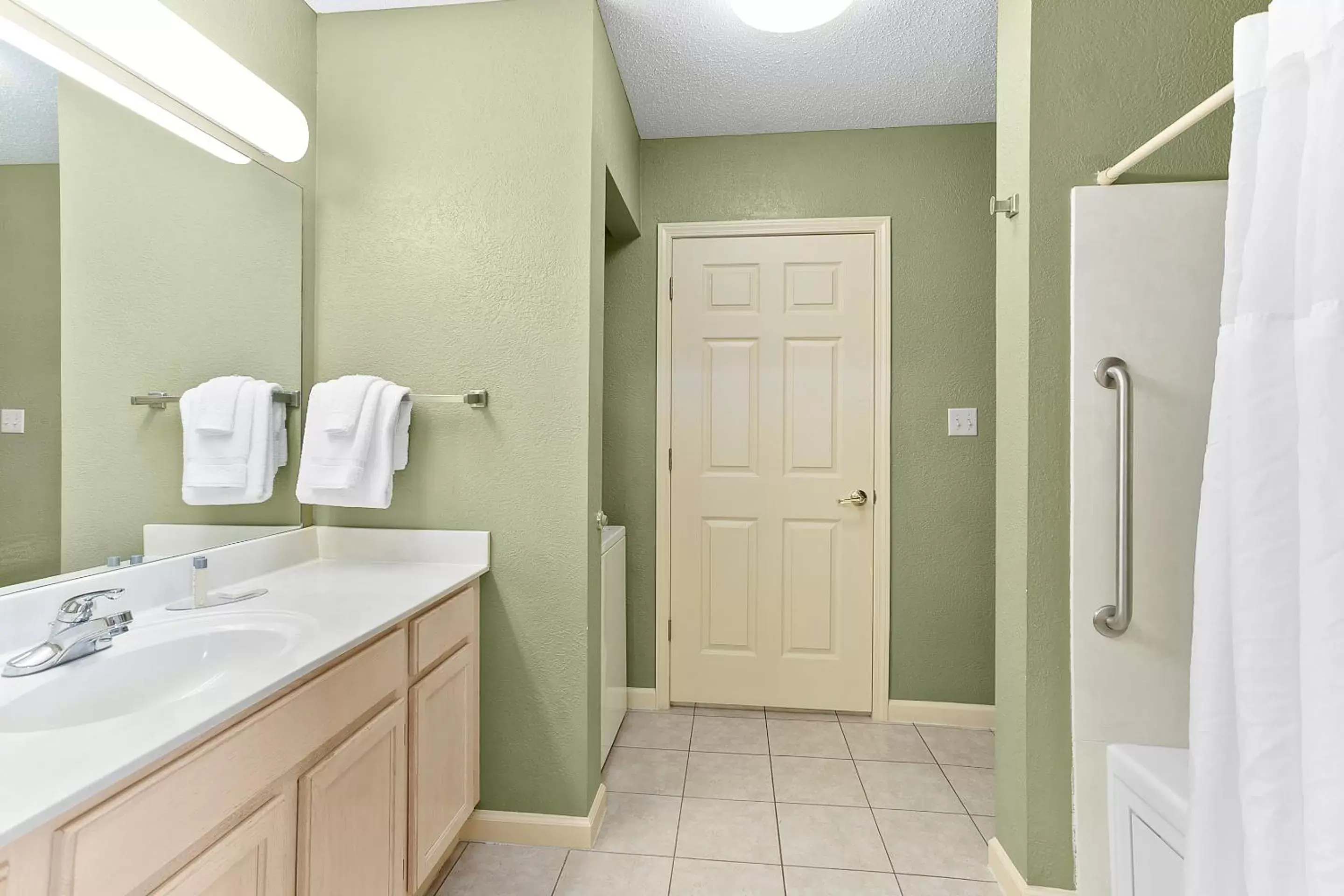 Bathroom in Sunrise Ridge Resort