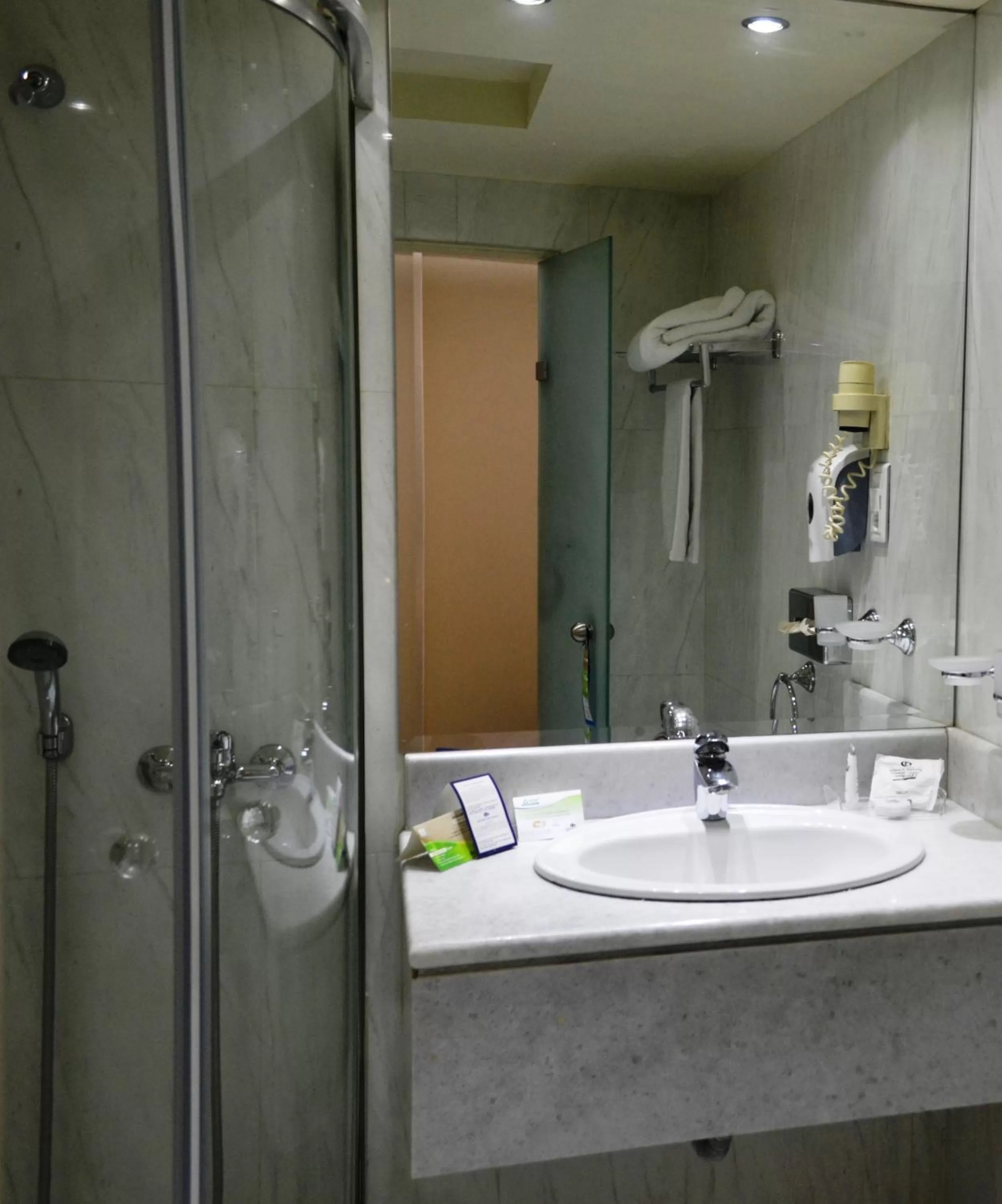 Bathroom in Capsis Hotel Thessaloniki