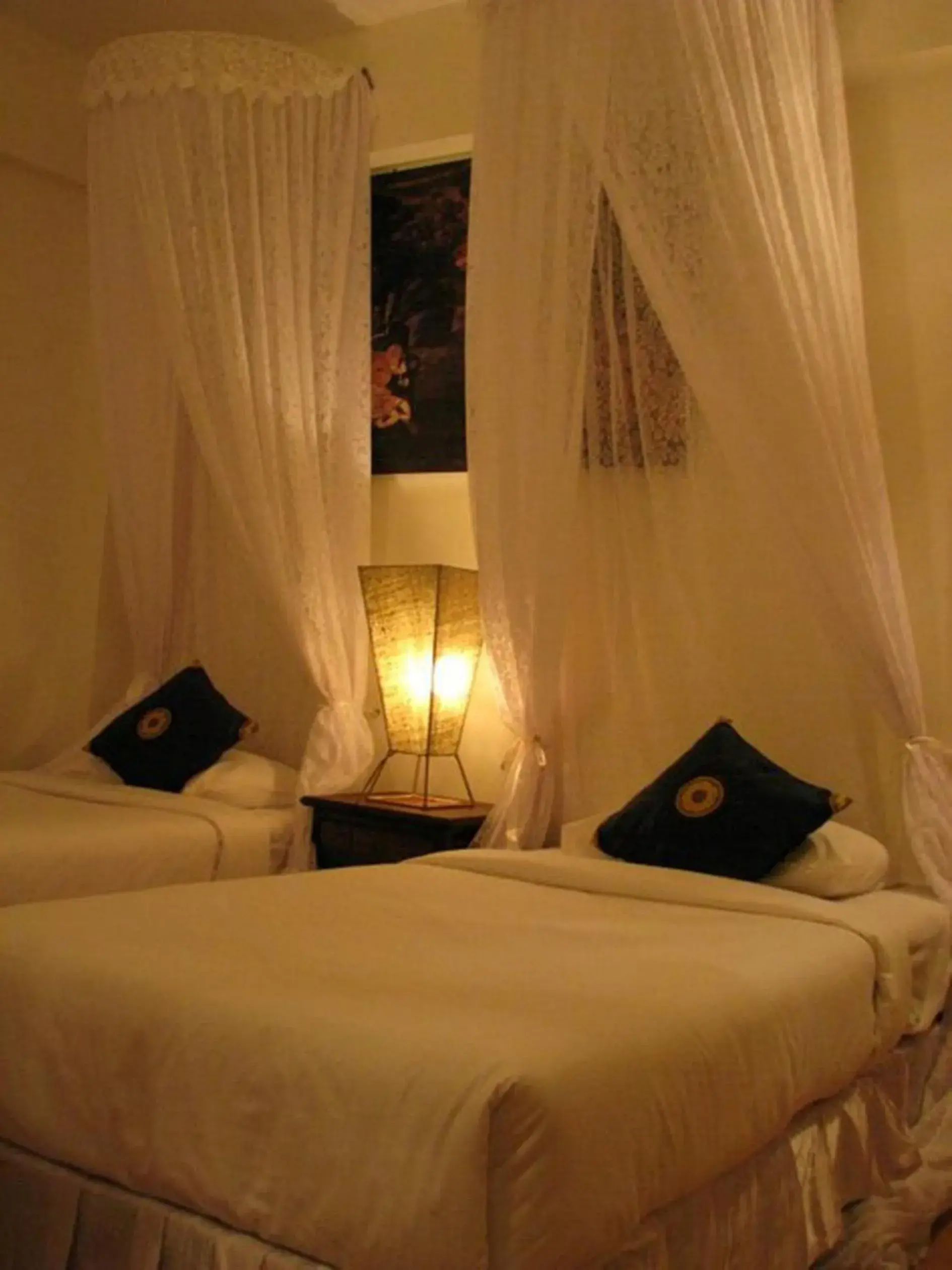 Bed in Ruean Thai Hotel