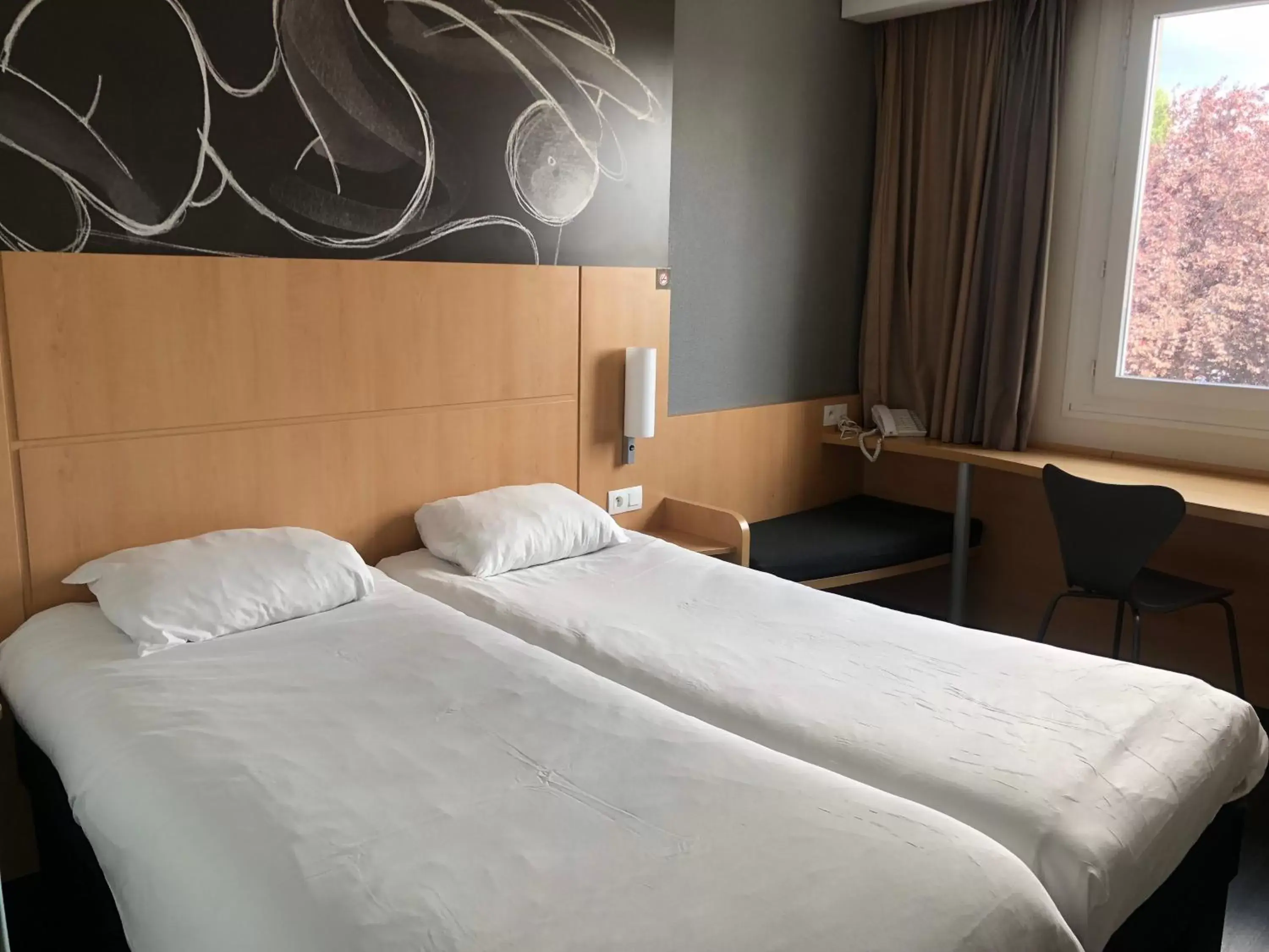 Bed in ibis Clermont Ferrand Nord Riom