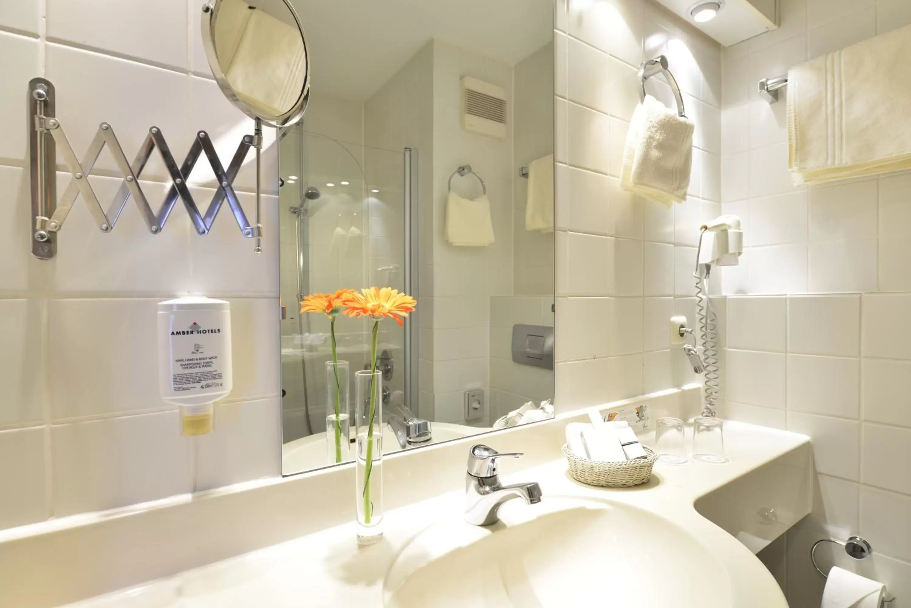 Bathroom in Sure Hotel by Best Western Hilden-Düsseldorf