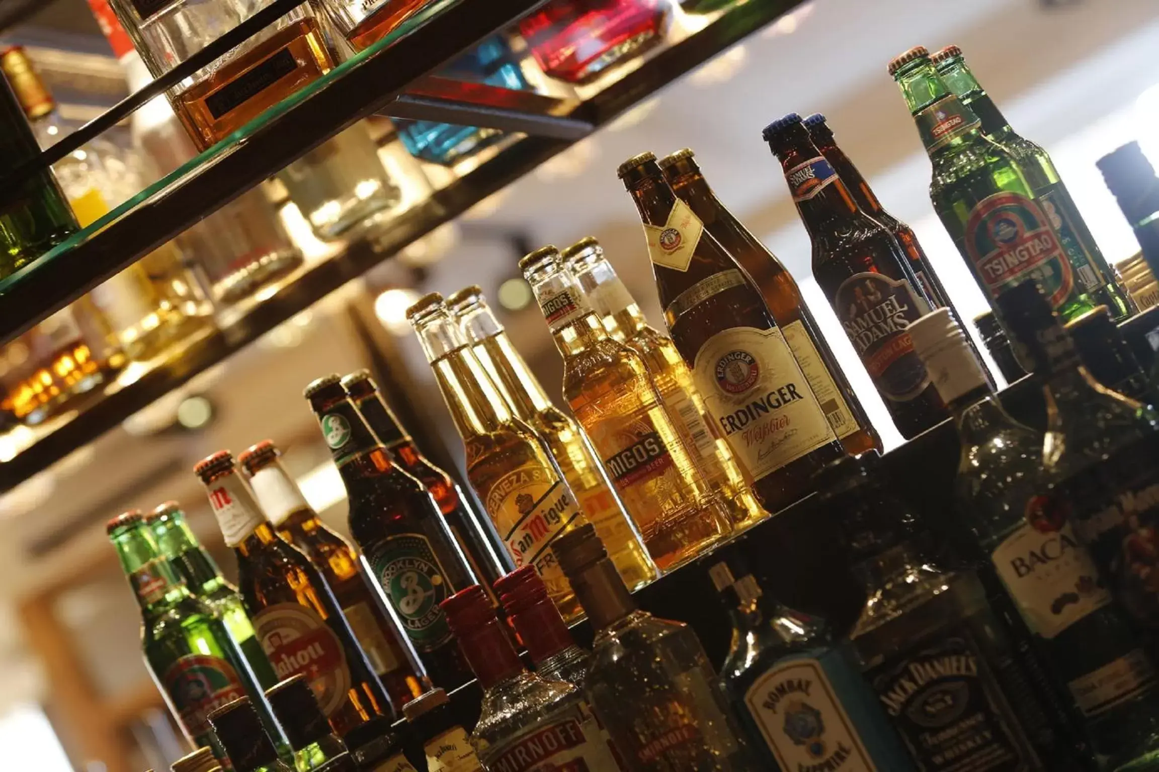 Lounge or bar in The Three Swans Hotel, Market Harborough, Leicestershire