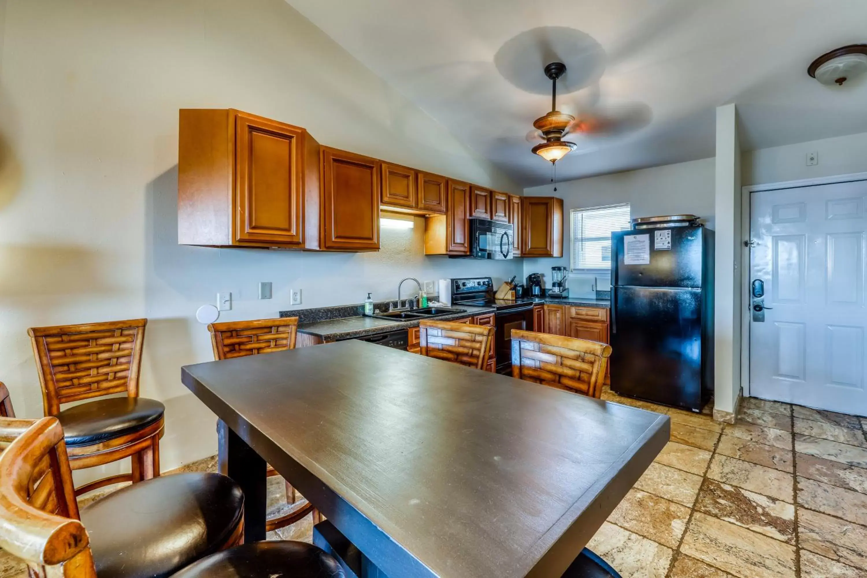 Two Bedroom Apartment in Bayview Beach Escape Two Bedroom Apartment in Bayview Beach Escape
