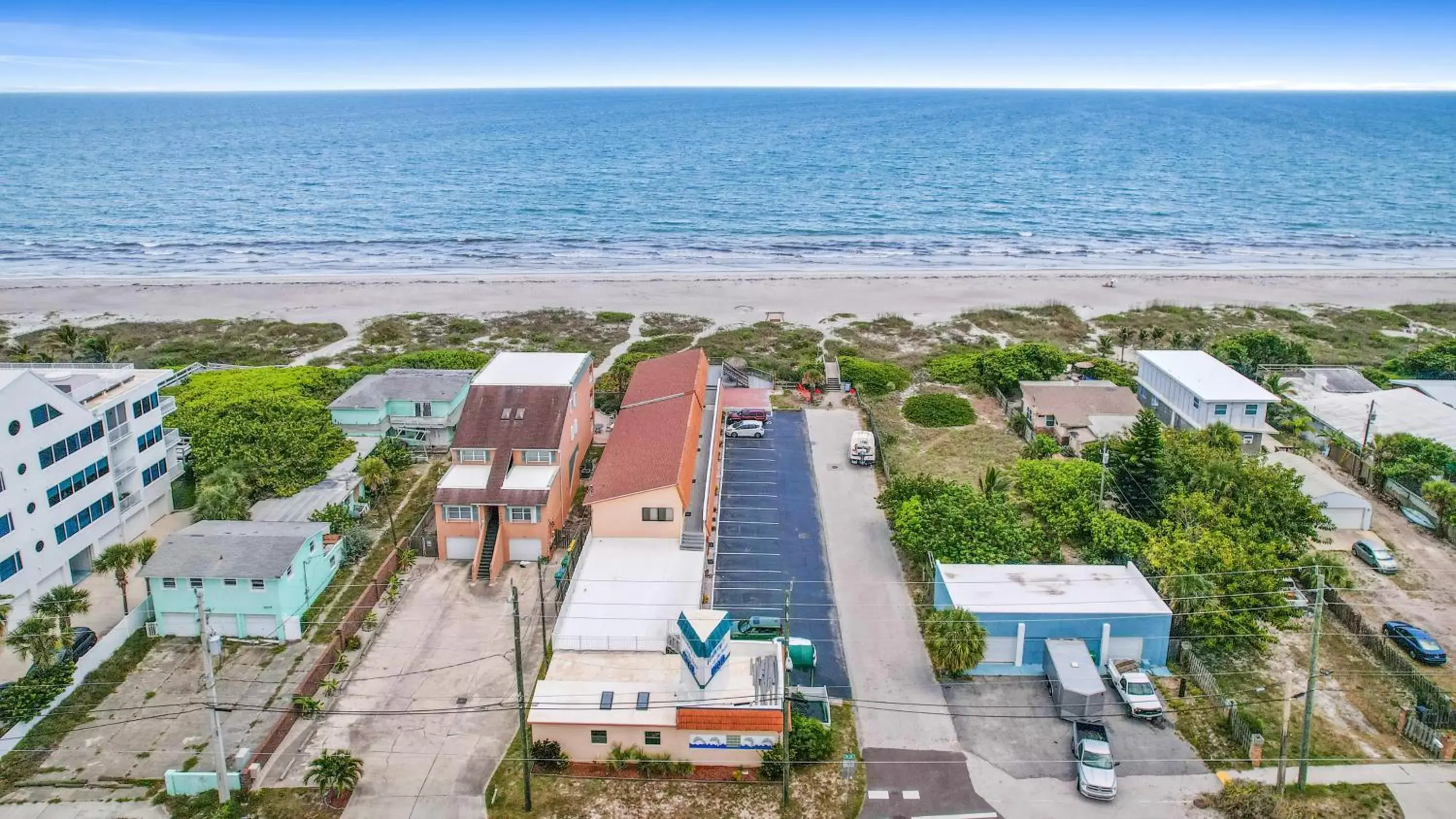 Property building, Bird's-eye View in Anthony's on the Beach