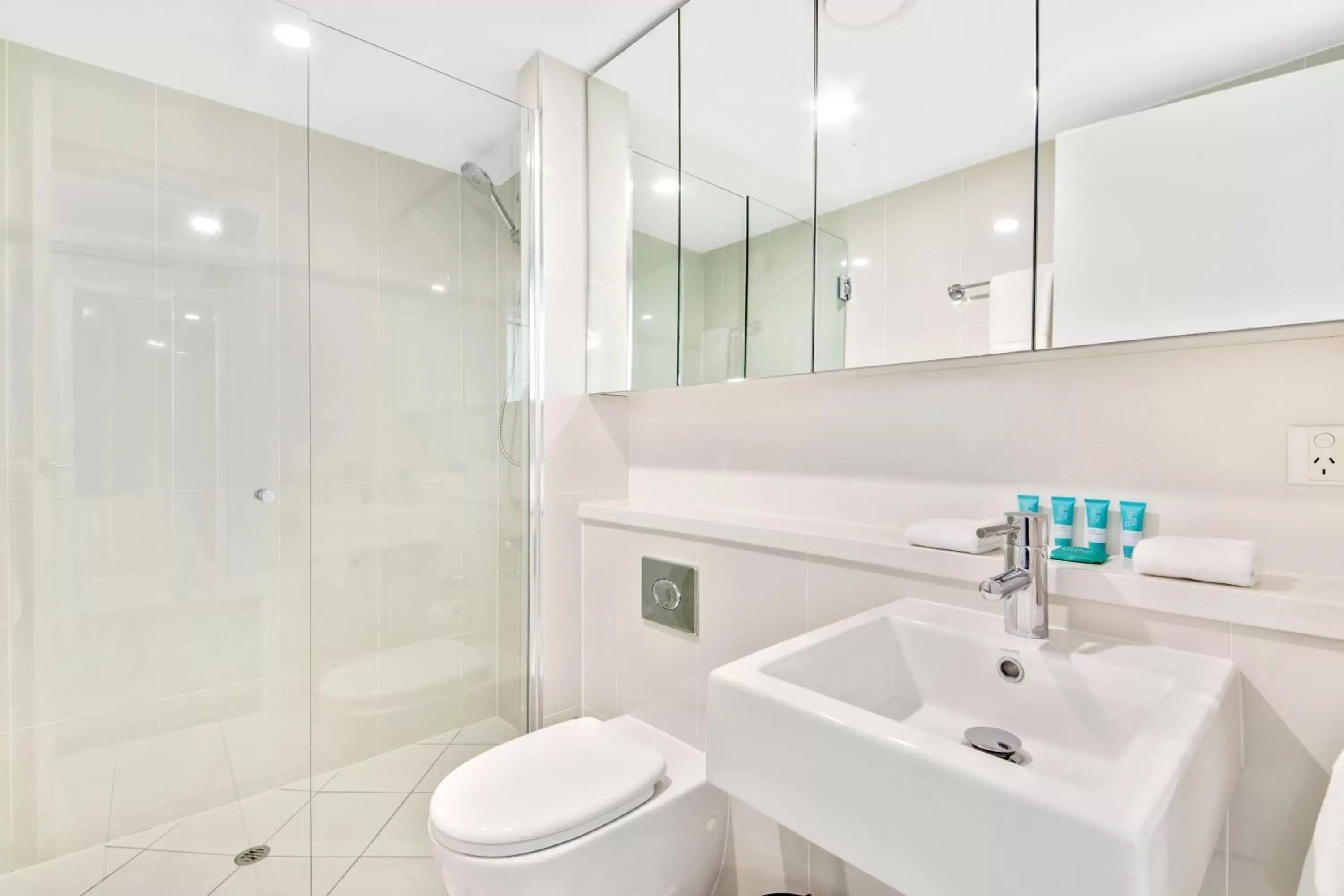 Bathroom in Echelon Apartments Yeppoon