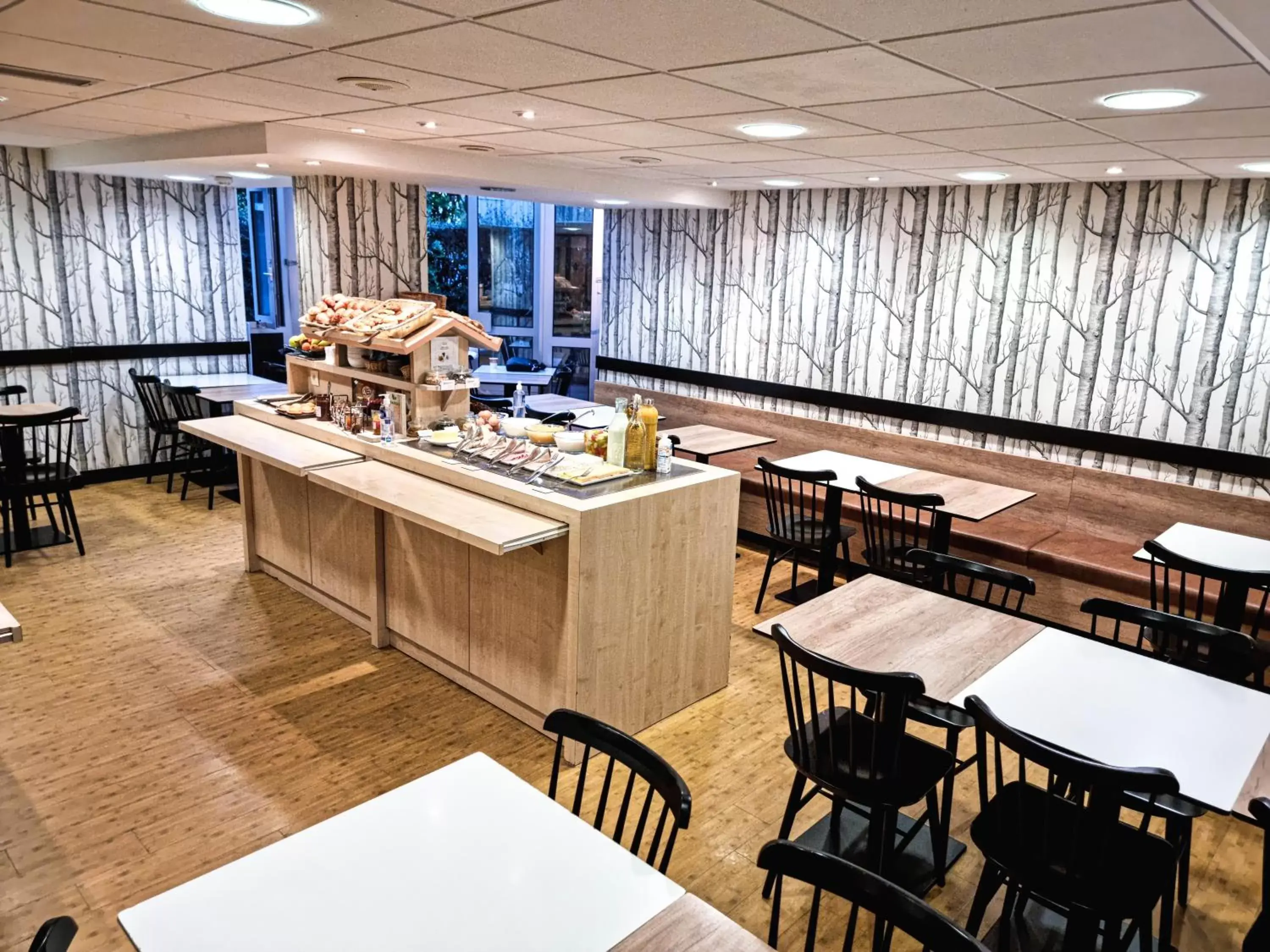 Breakfast, Restaurant/Places to Eat in ibis Styles Caen Centre Historique