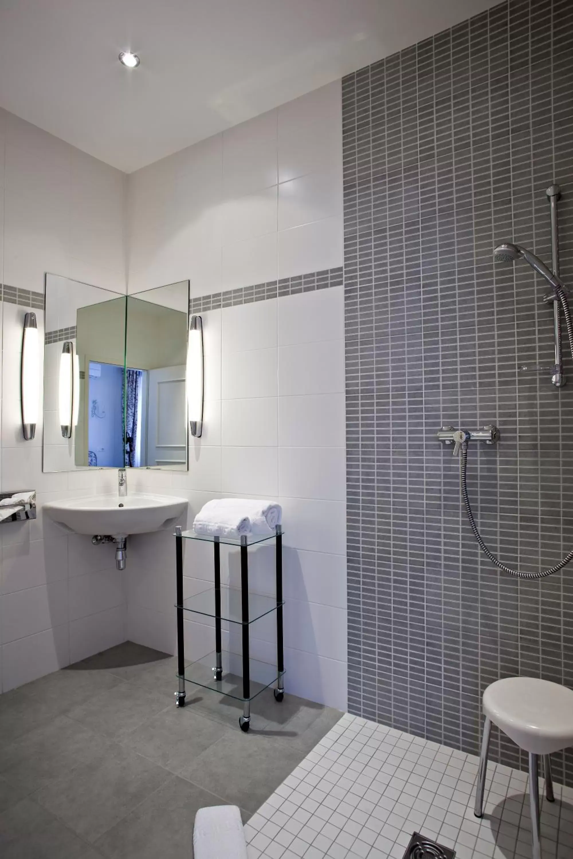 Bathroom in Best Western Plus Hotel Villa D'est