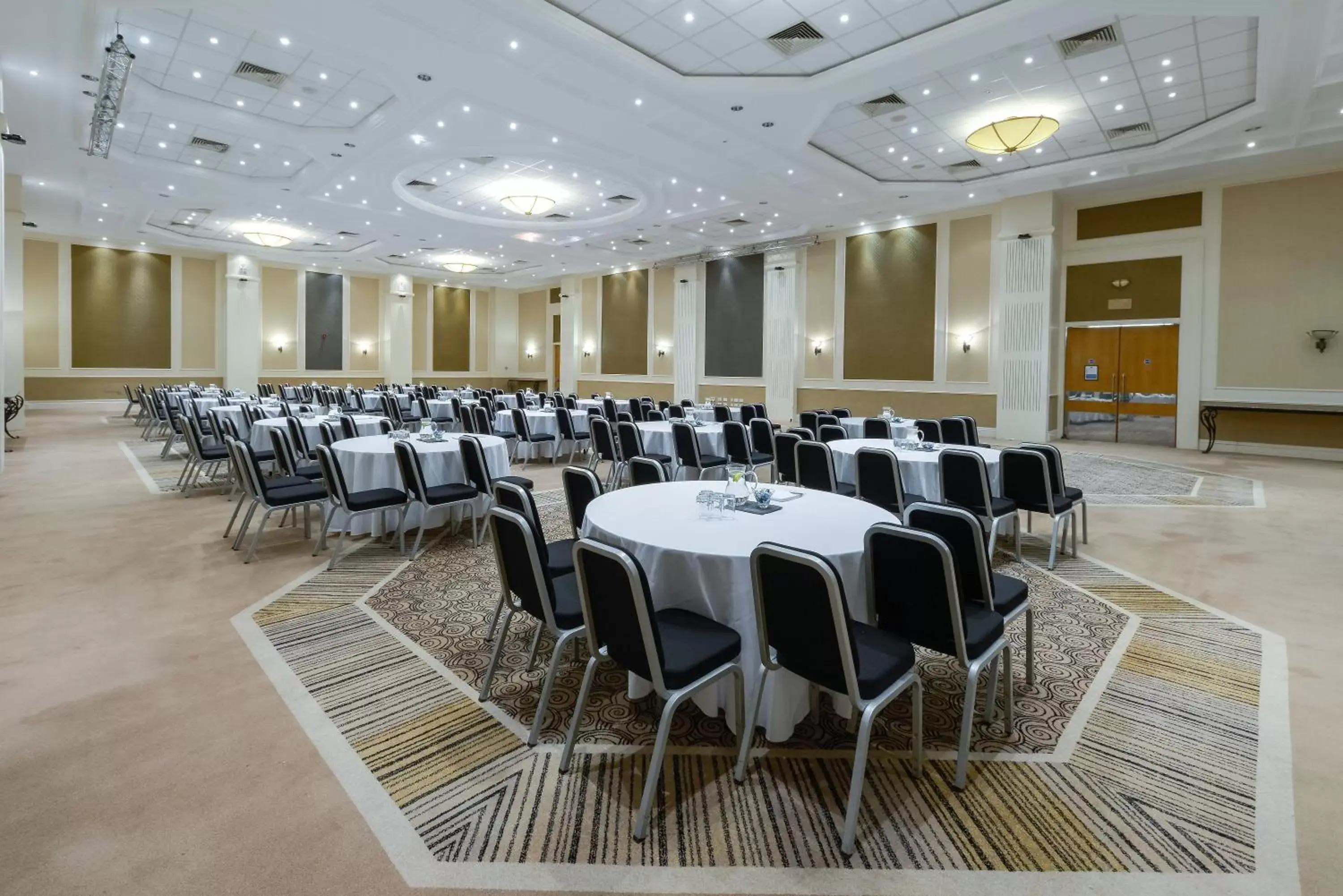 Meeting/conference room in Crowne Plaza Plymouth, an IHG Hotel