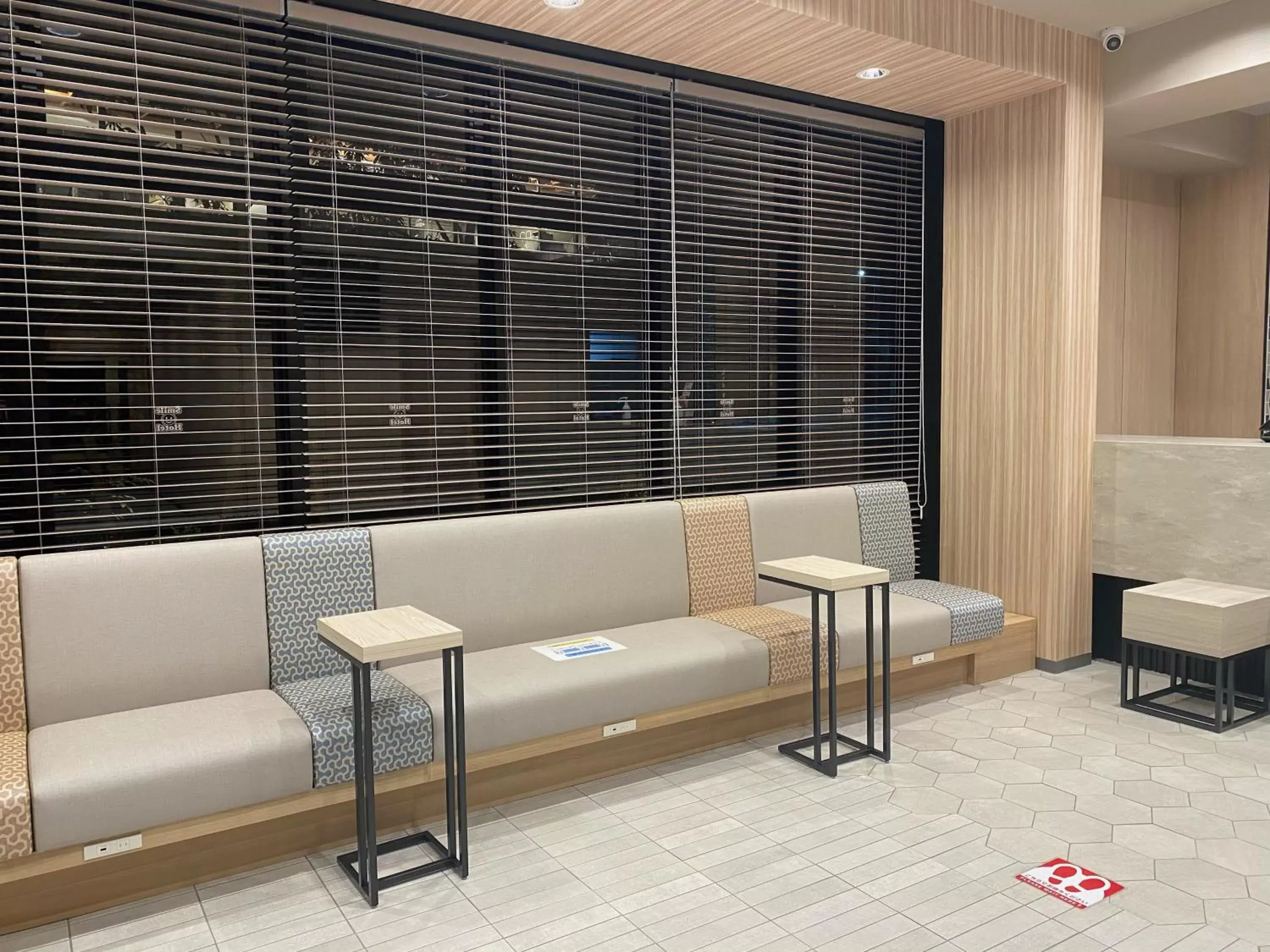 Lobby or reception, Seating Area in Smile Hotel Osaka Nakanoshima