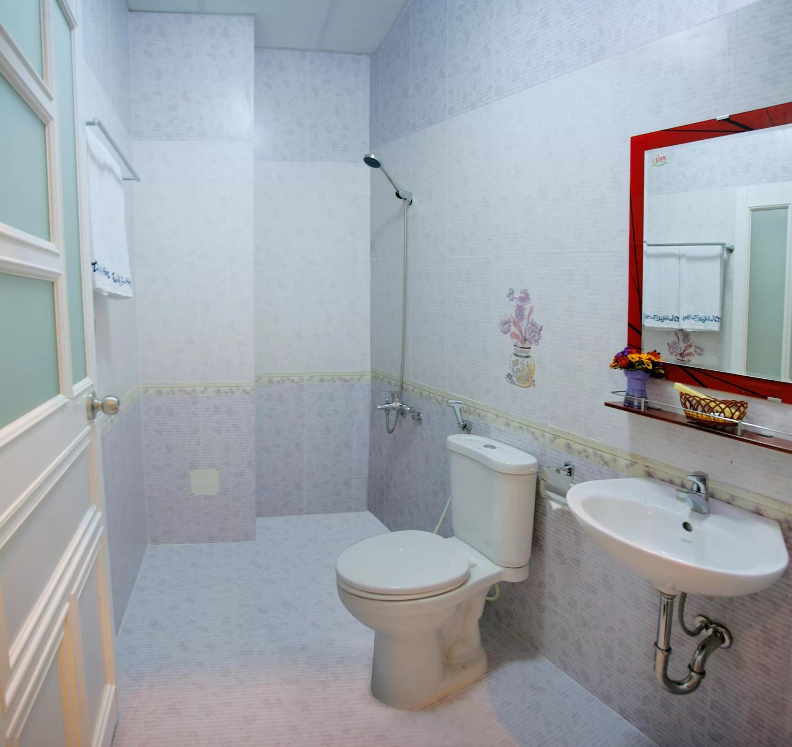 Bathroom in CR Hotel