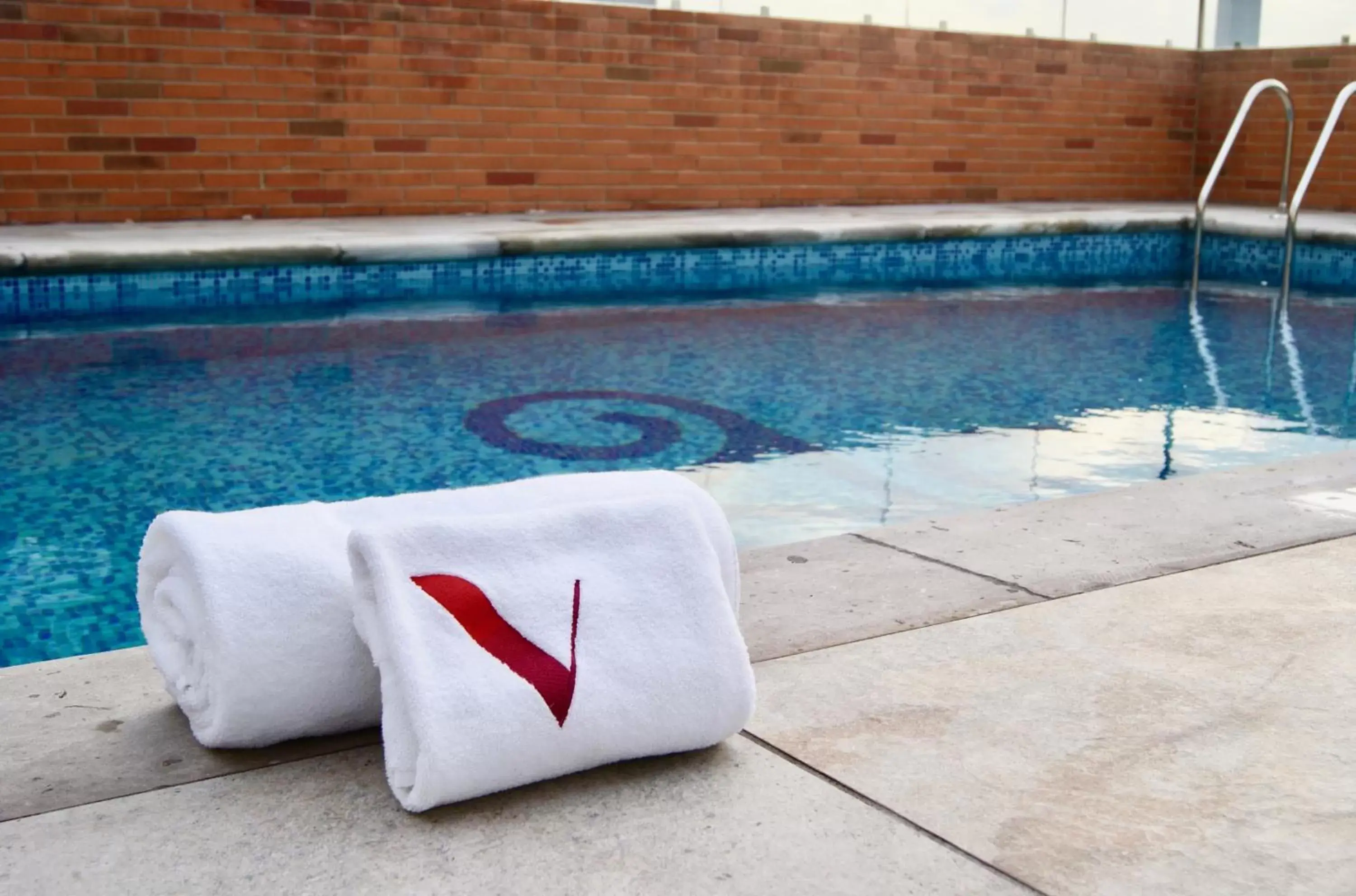 Swimming pool in Hotel Velvet Plaza Swimming pool in Hotel Velvet Plaza