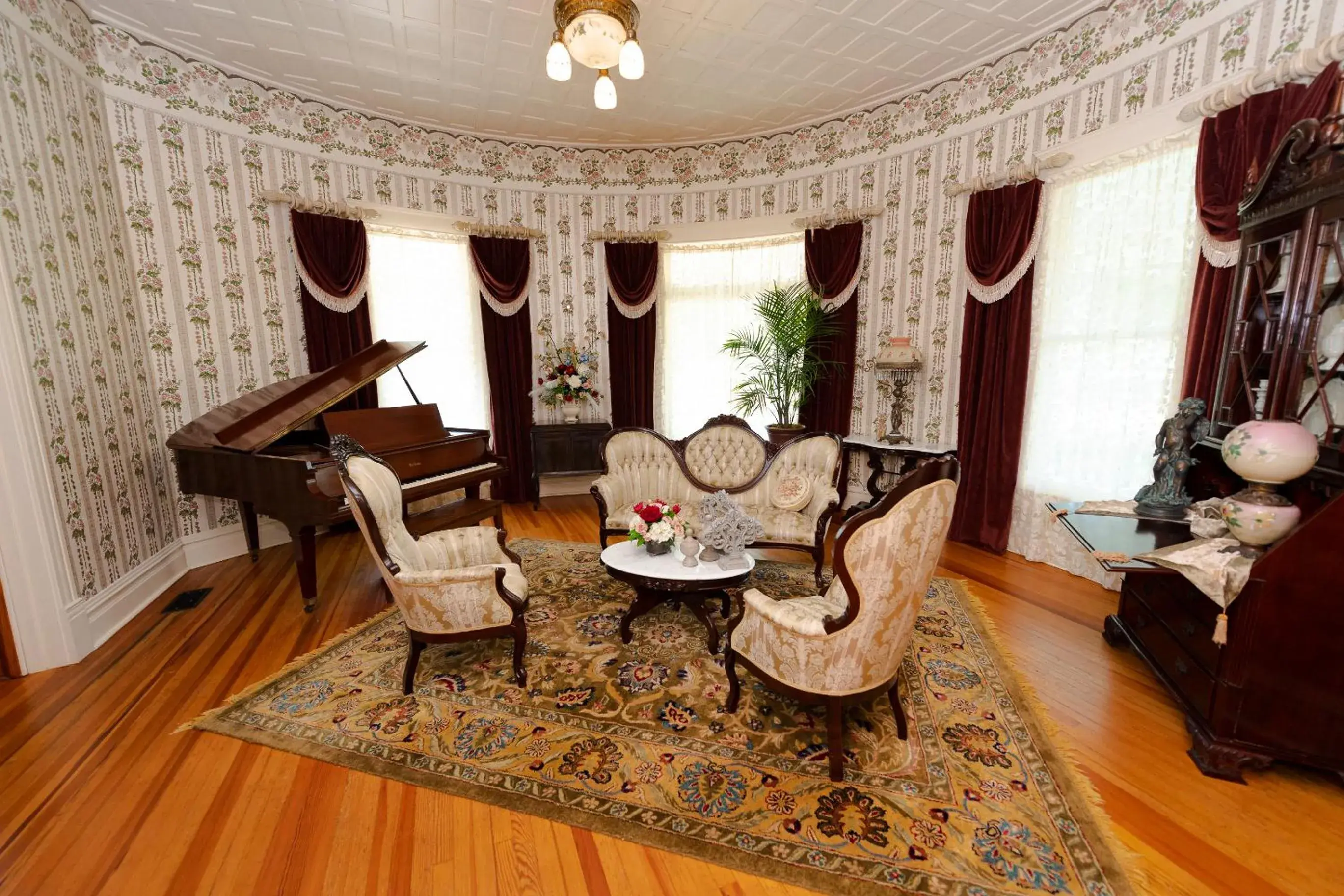 Other, Seating Area in Captain Henderson House