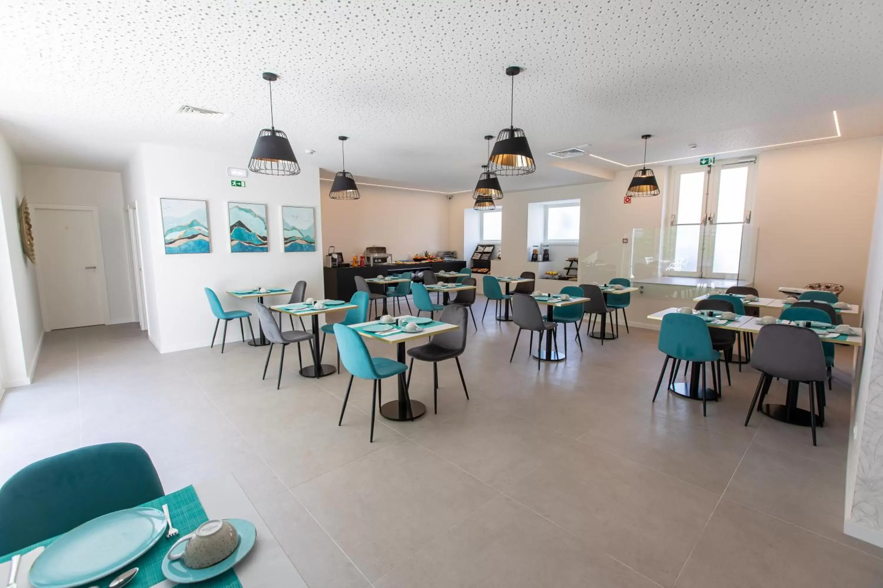 Restaurant/places to eat in Hotel Mondego Restaurant/places to eat in Hotel Mondego