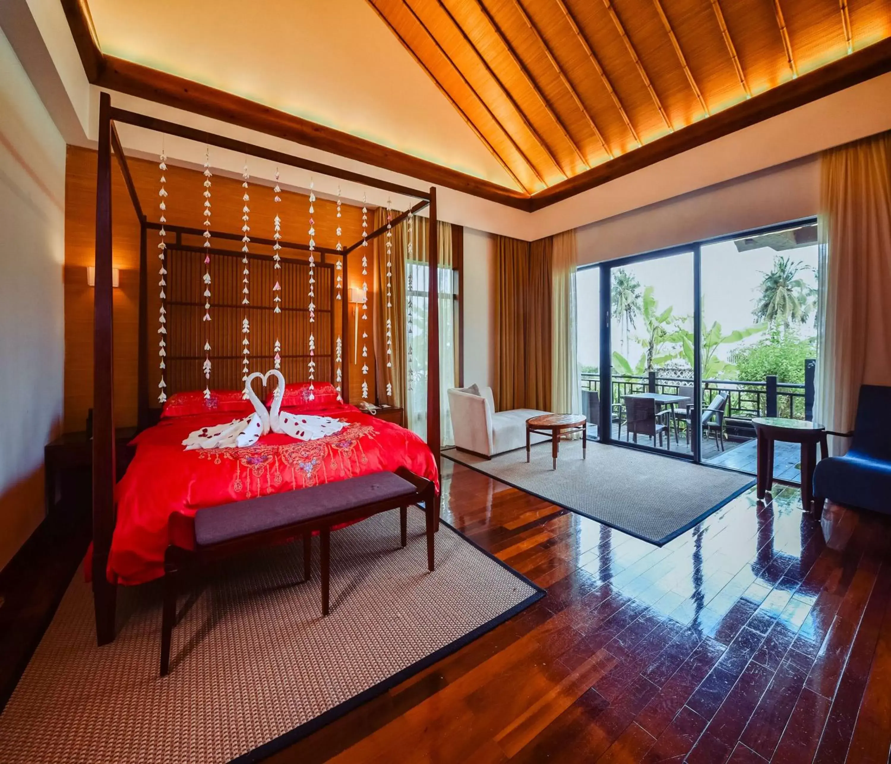 Bed in Hilton Sanya Yalong Bay Resort & Spa